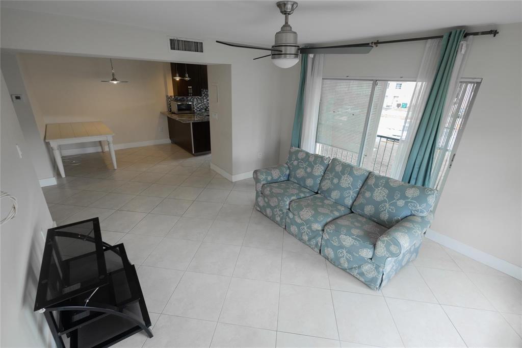 4152 Inverrary #202, Lauderhill FL 33319