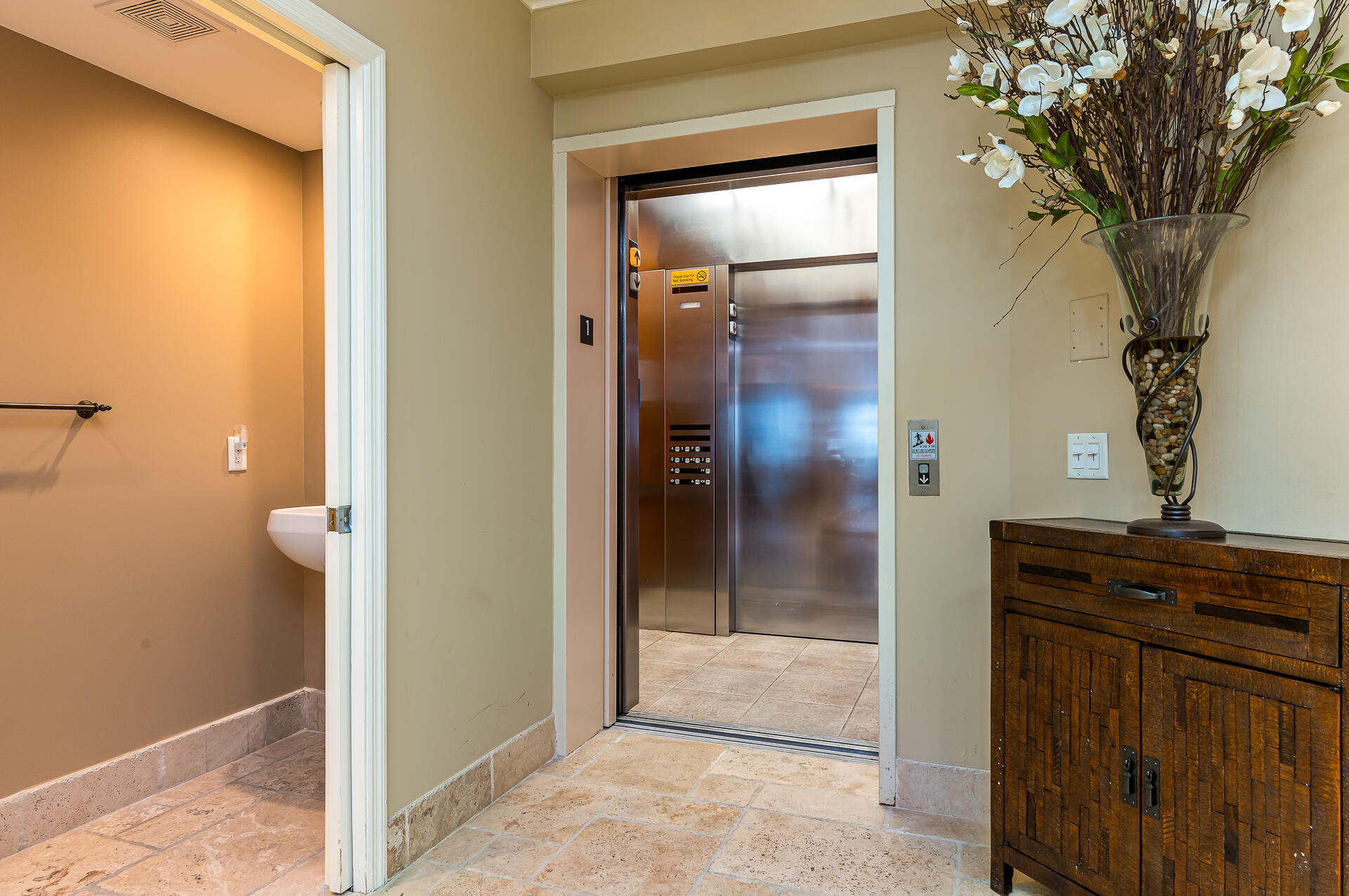 2051 SE 3rd #101, Deerfield Beach FL 33441