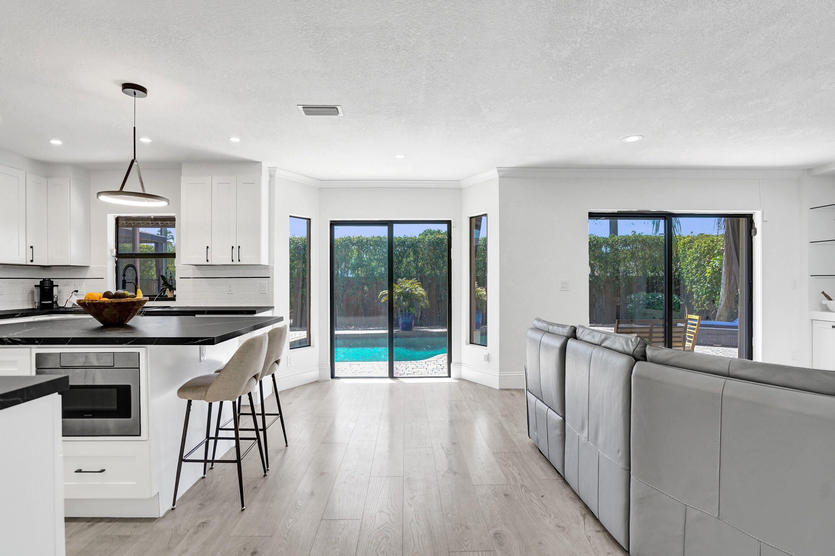 10650 Paris, Cooper City FL 33026