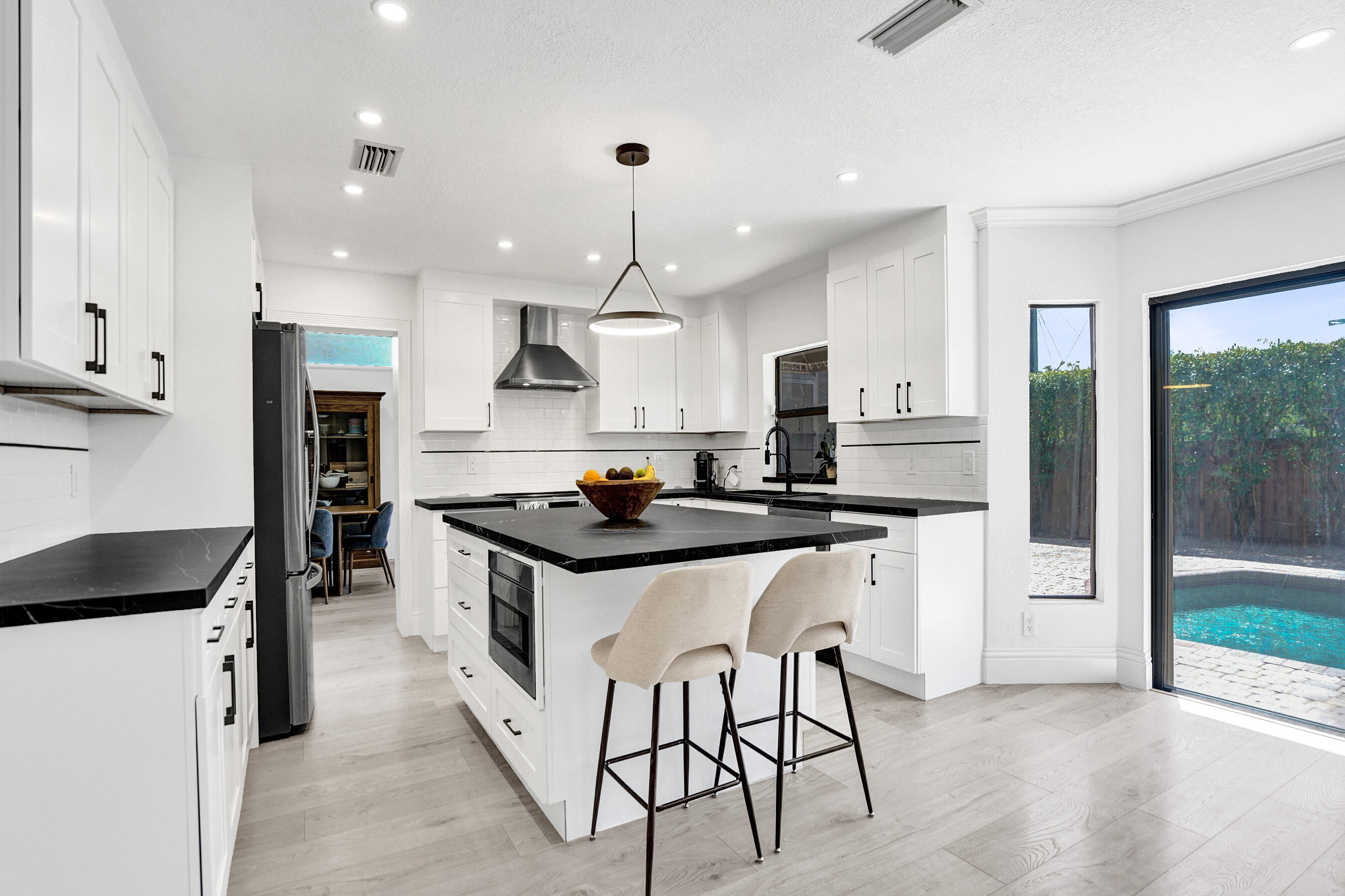 10650 Paris, Cooper City FL 33026