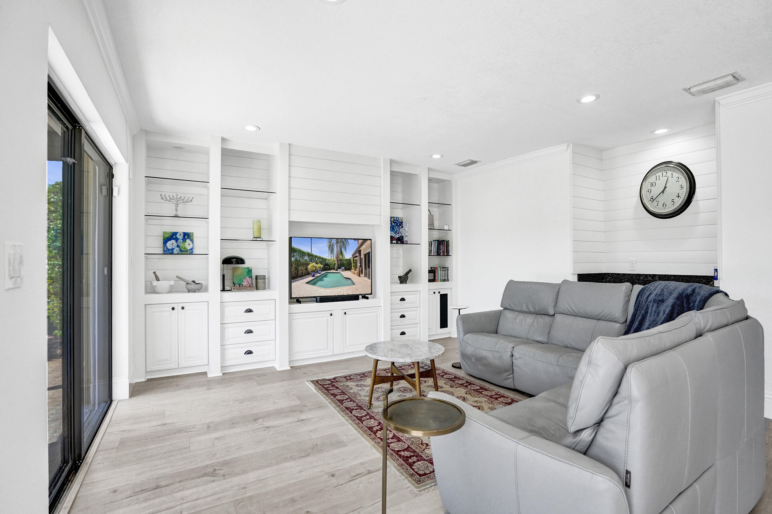 10650 Paris, Cooper City FL 33026