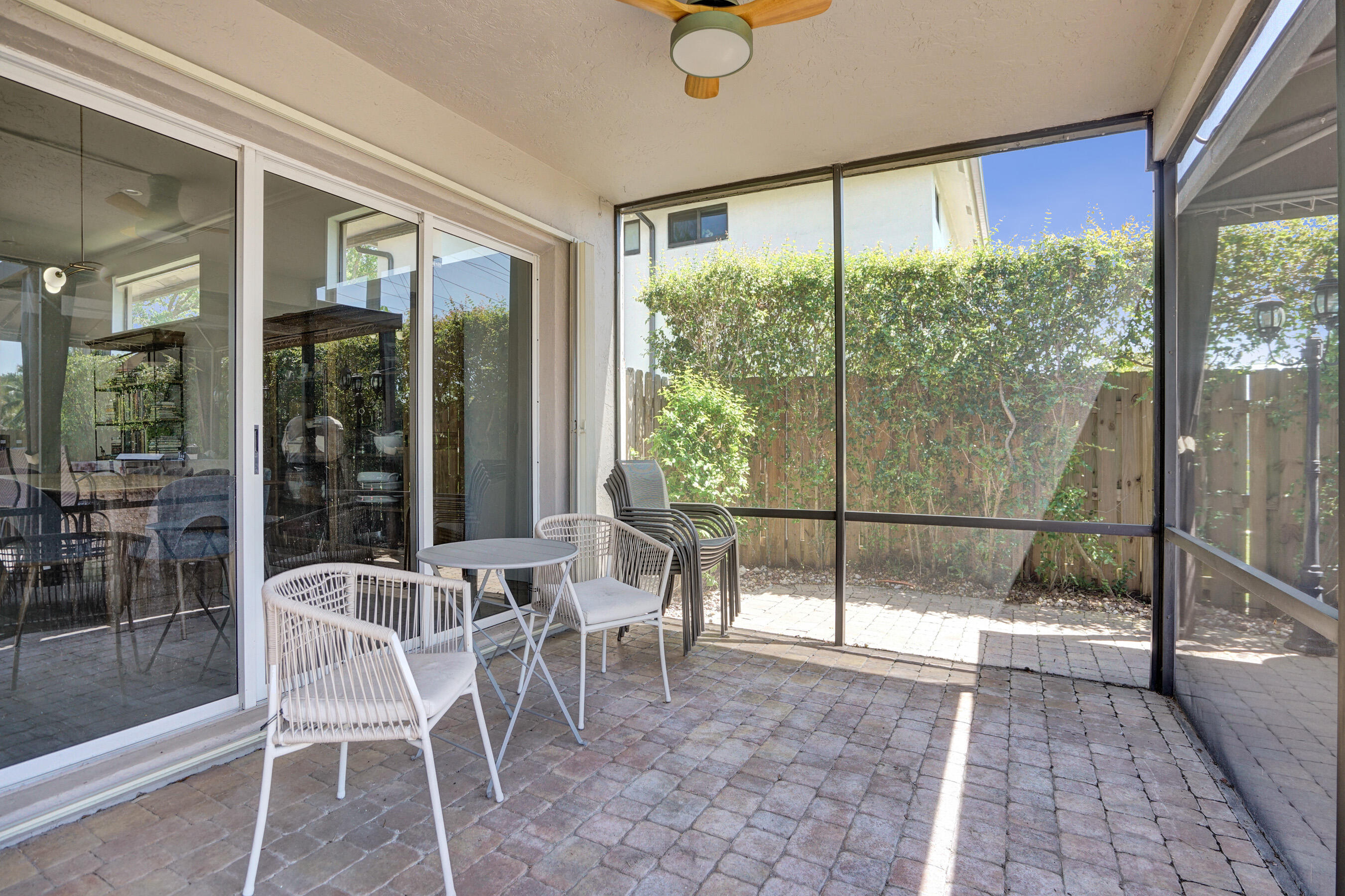 10650 Paris, Cooper City FL 33026