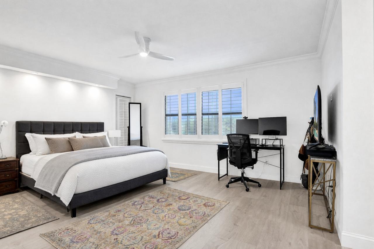 10650 Paris, Cooper City FL 33026
