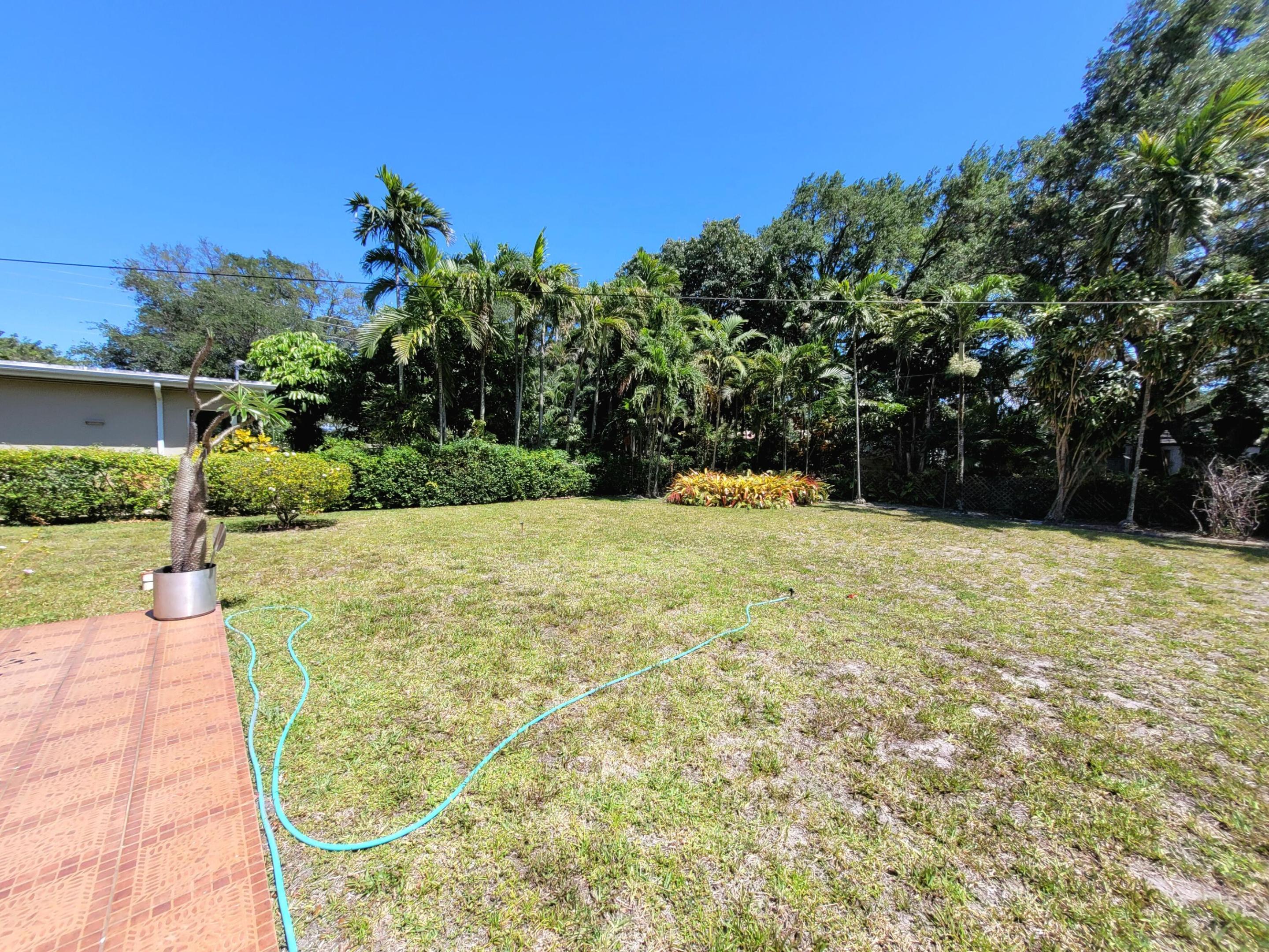 1060 NE 122nd, North Miami FL 33161