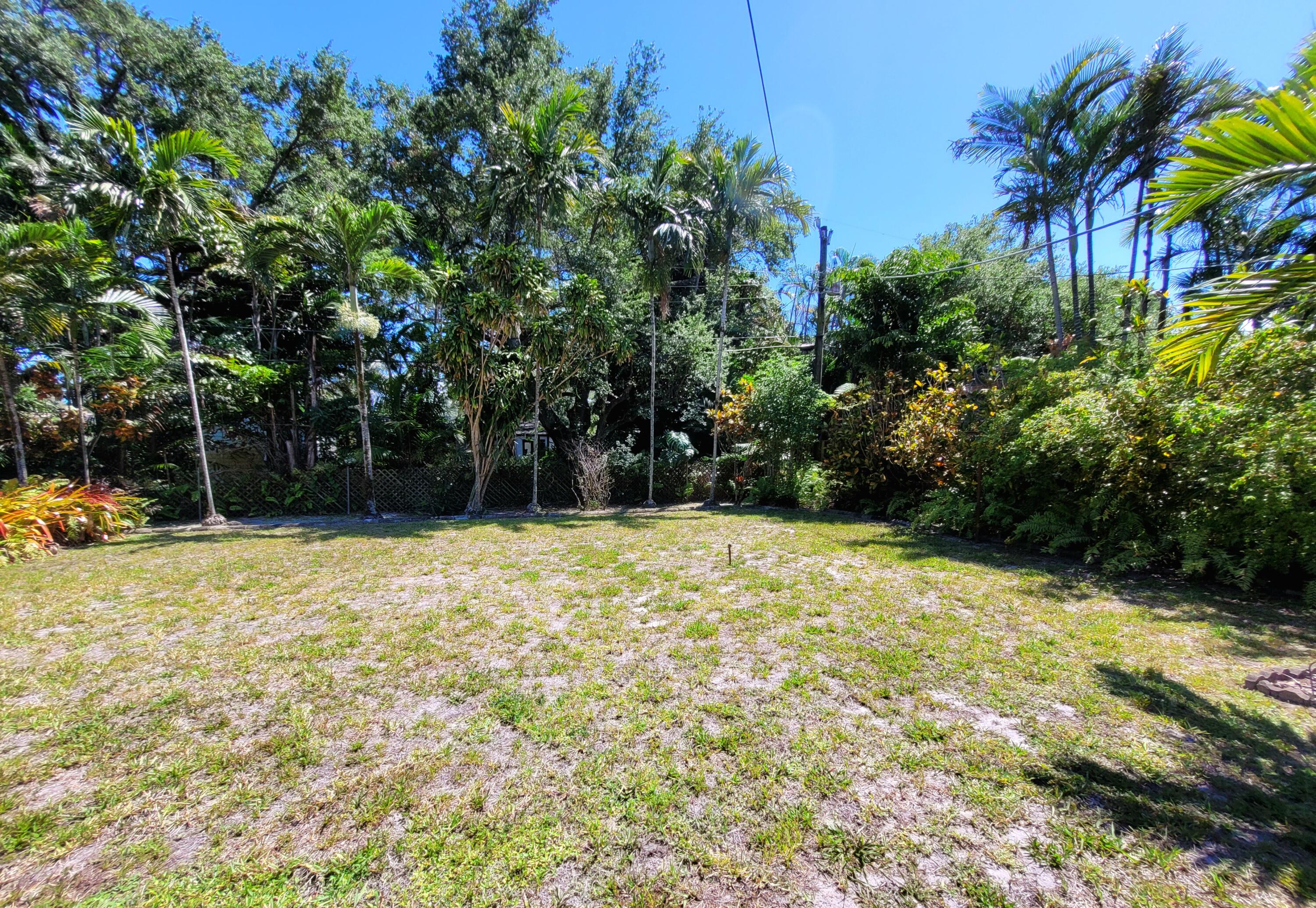 1060 NE 122nd, North Miami FL 33161