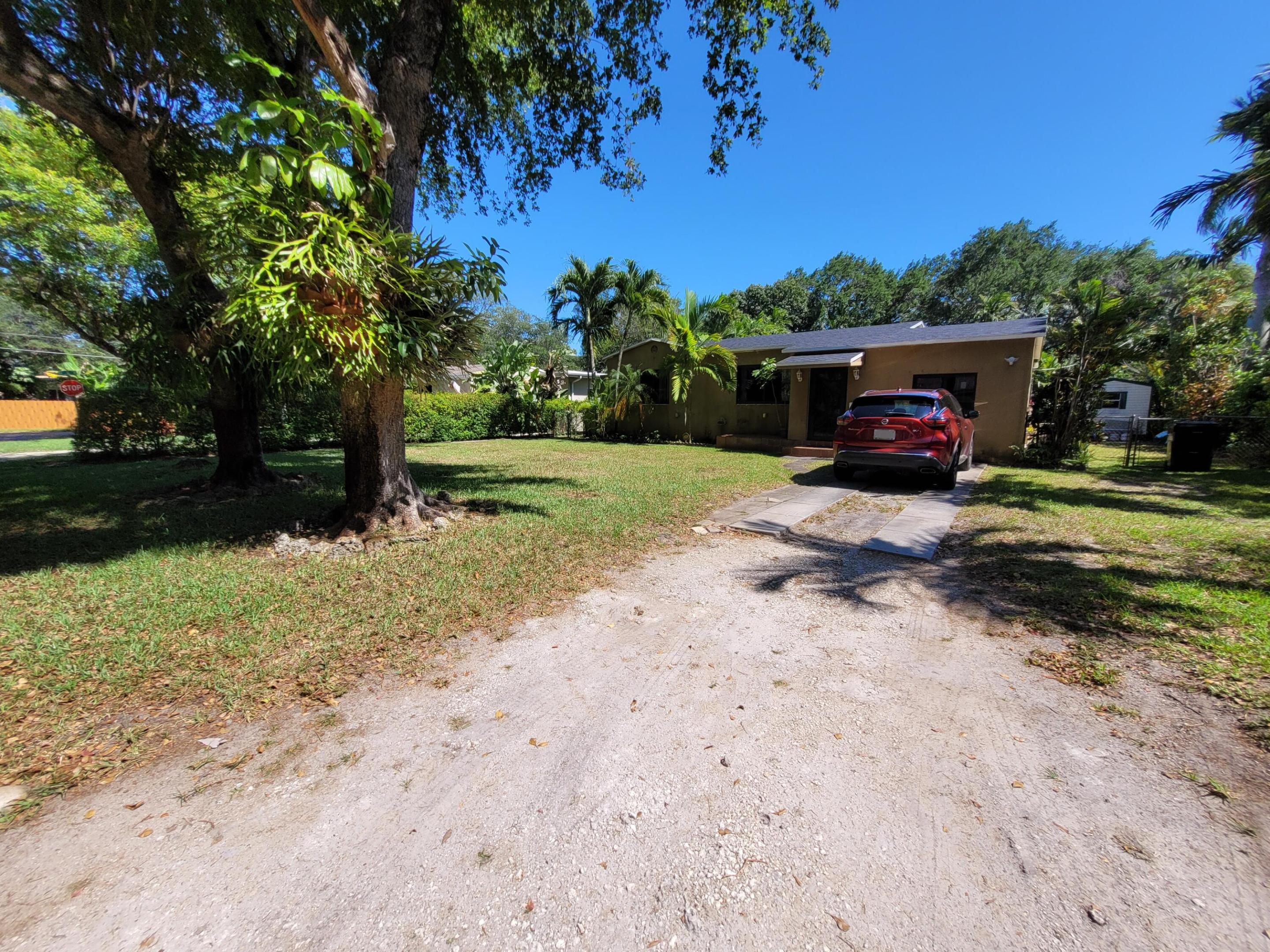 1060 NE 122nd, North Miami FL 33161