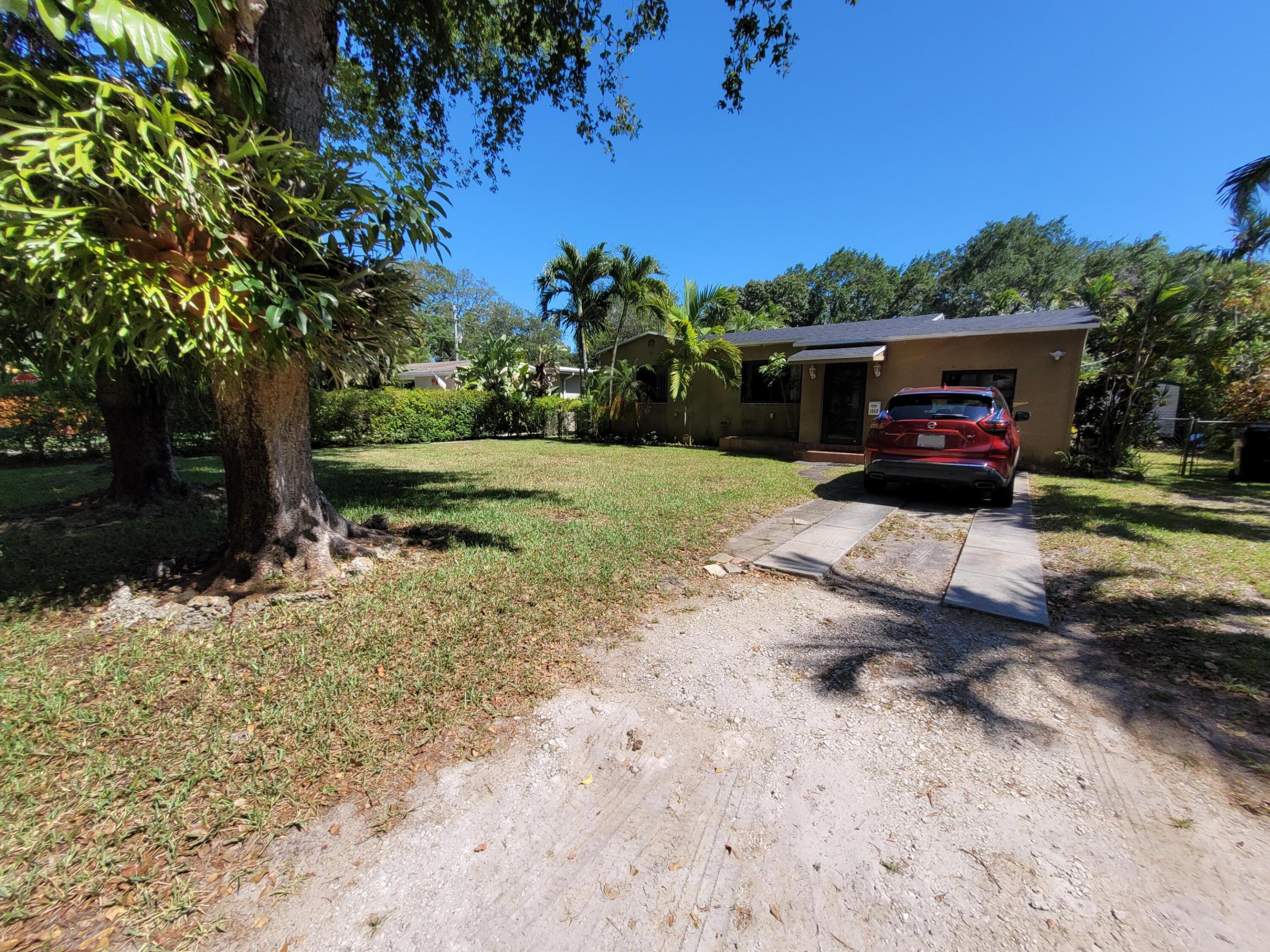 1060 NE 122nd, North Miami FL 33161