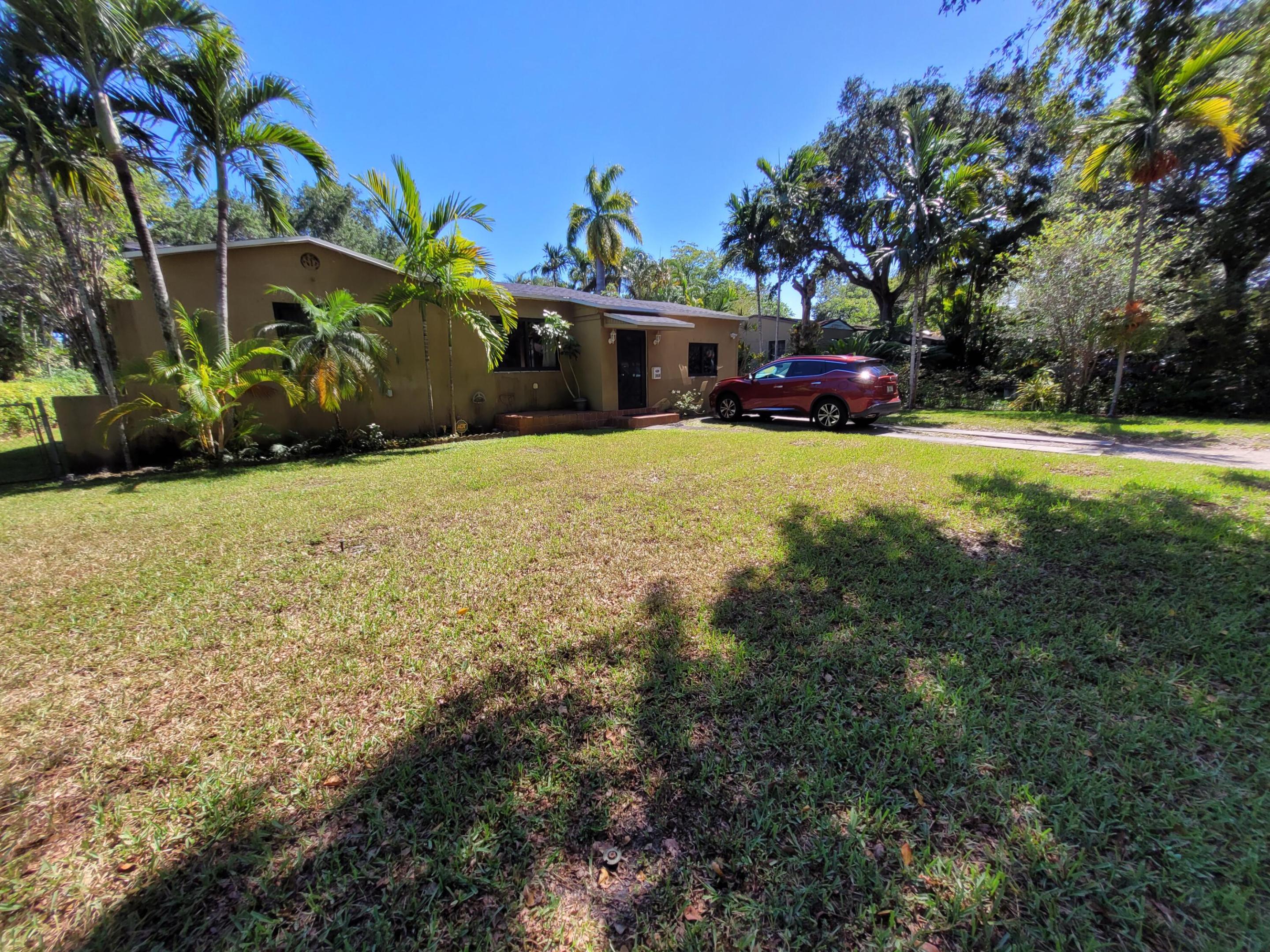1060 NE 122nd, North Miami FL 33161