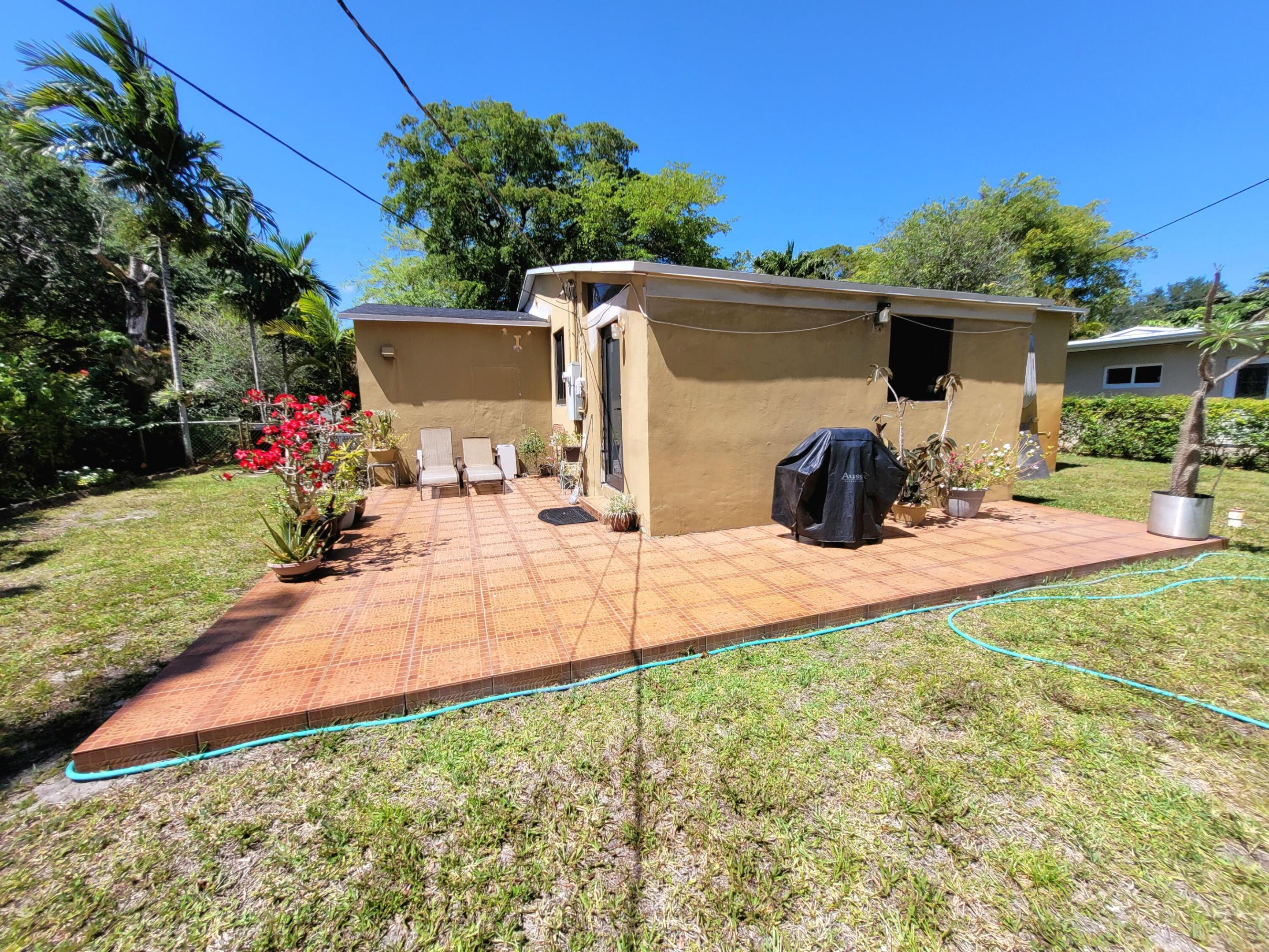 1060 NE 122nd, North Miami FL 33161