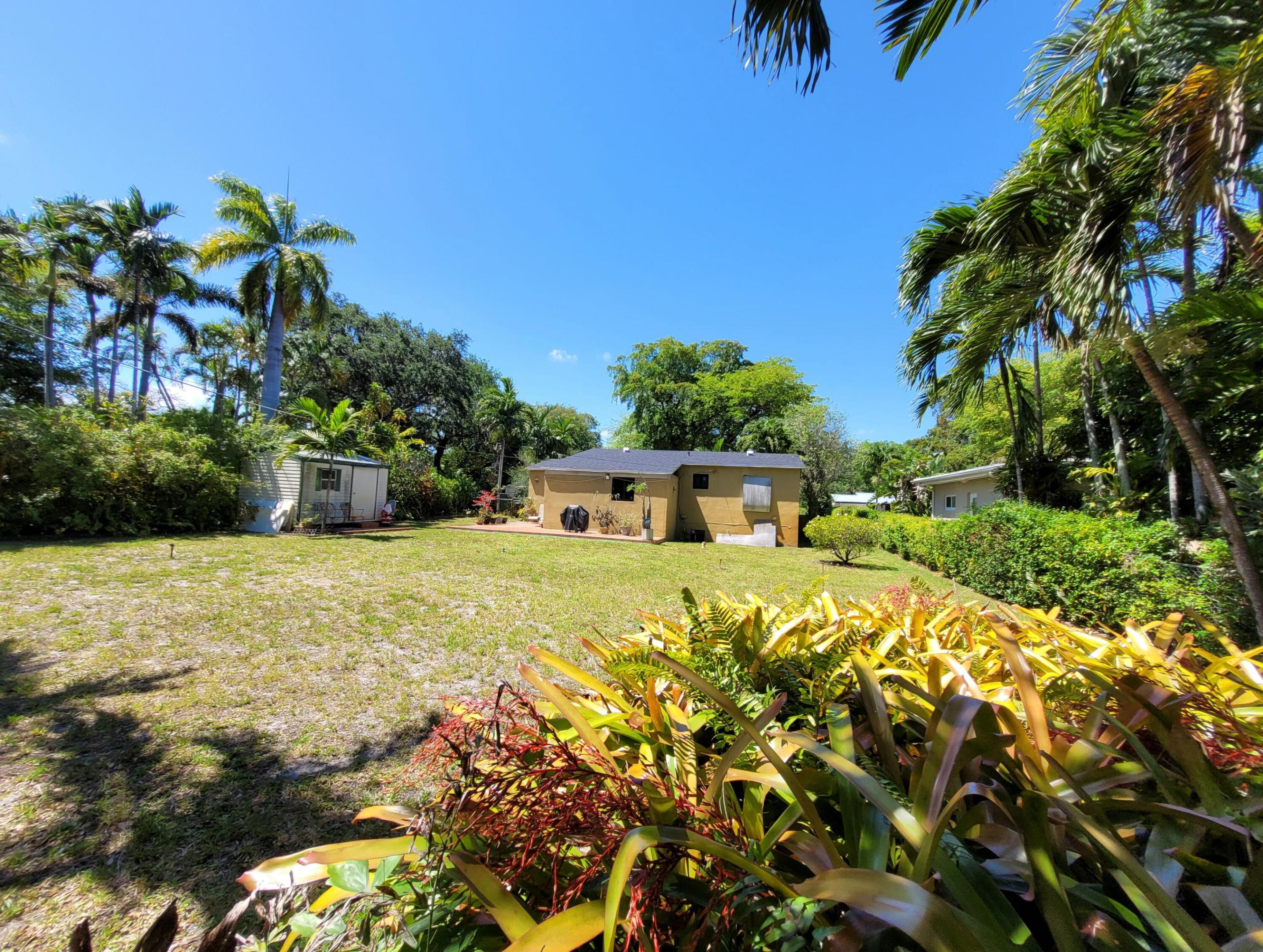 1060 NE 122nd, North Miami FL 33161