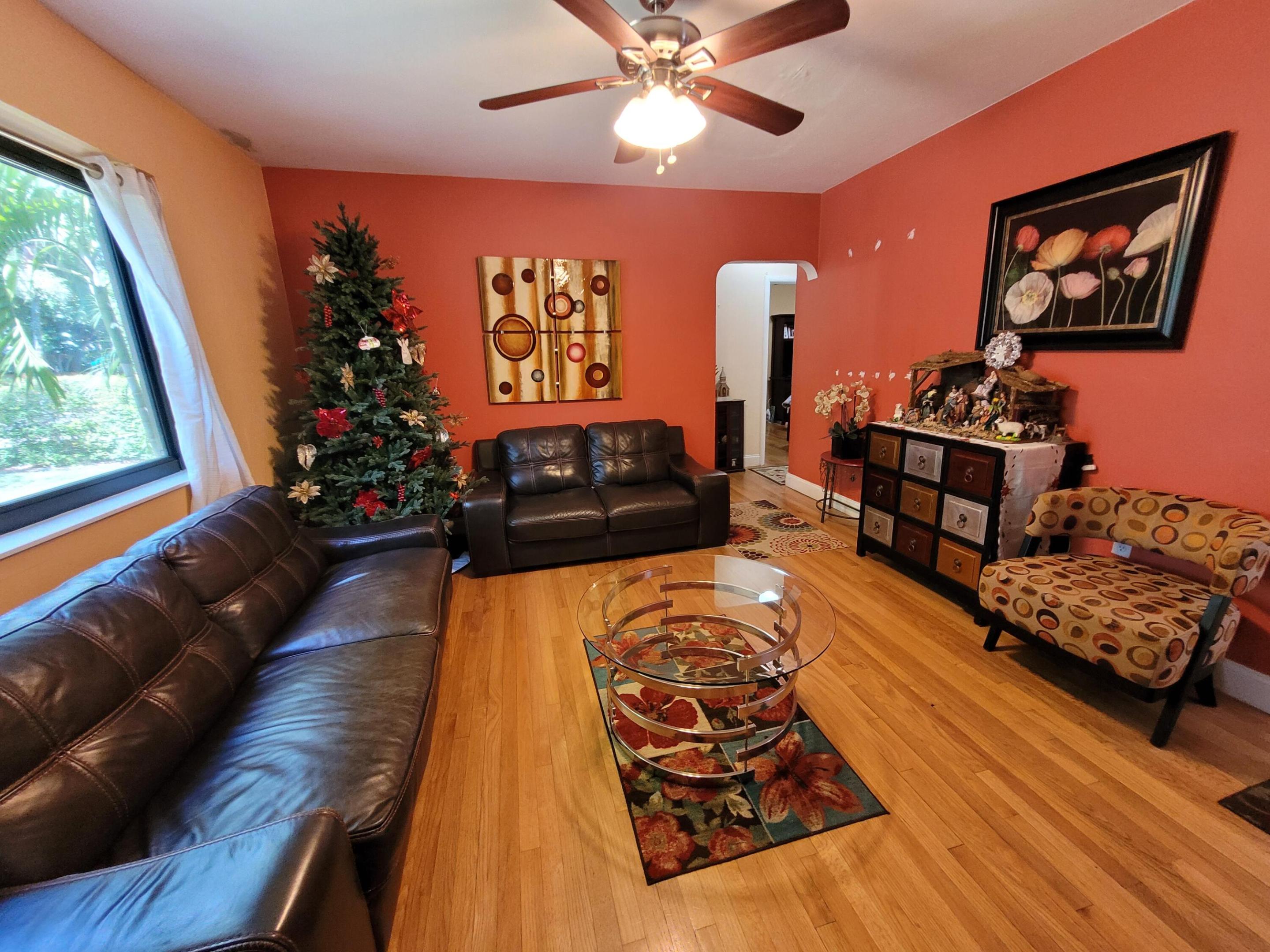 1060 NE 122nd, North Miami FL 33161