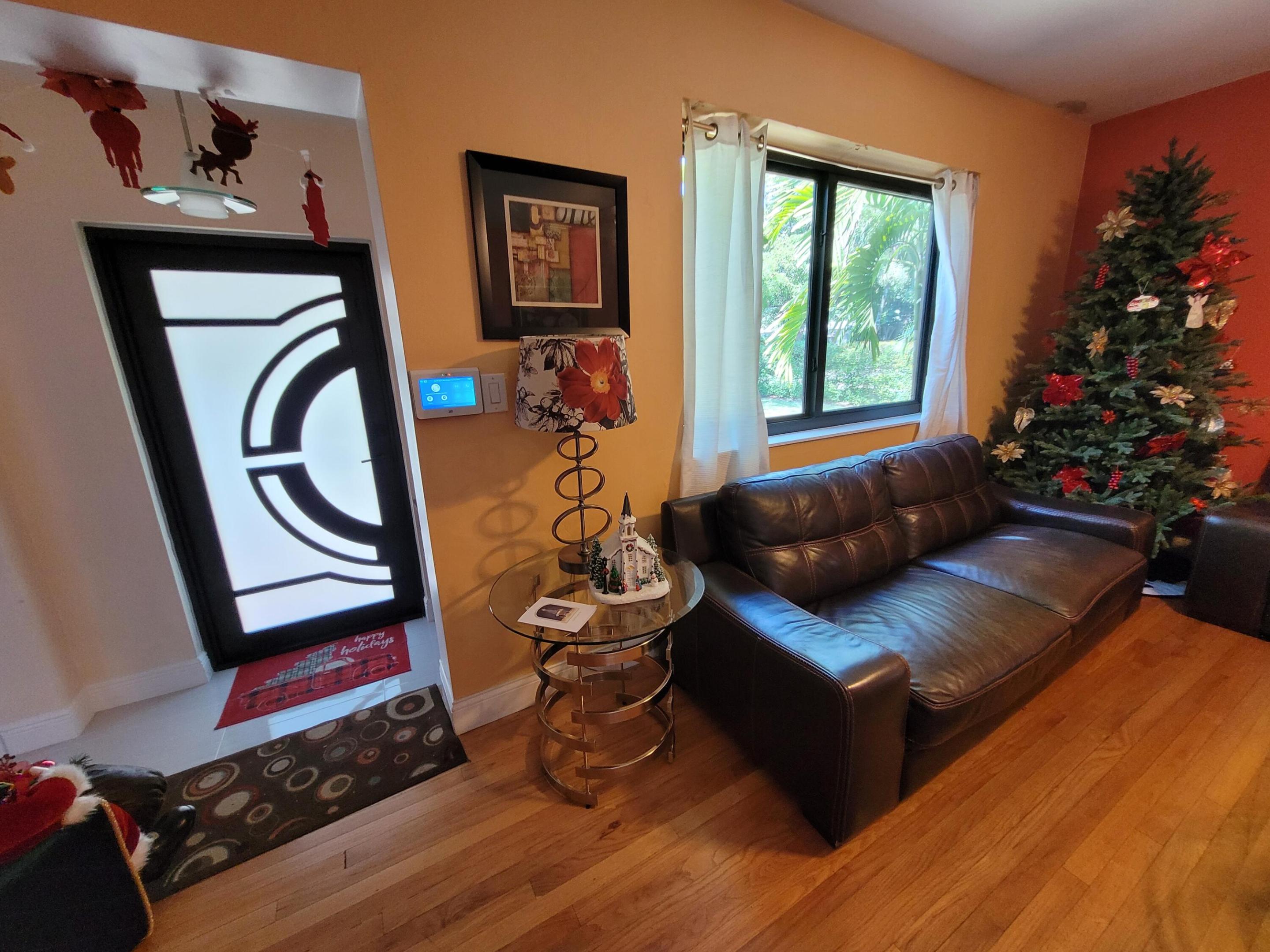 1060 NE 122nd, North Miami FL 33161