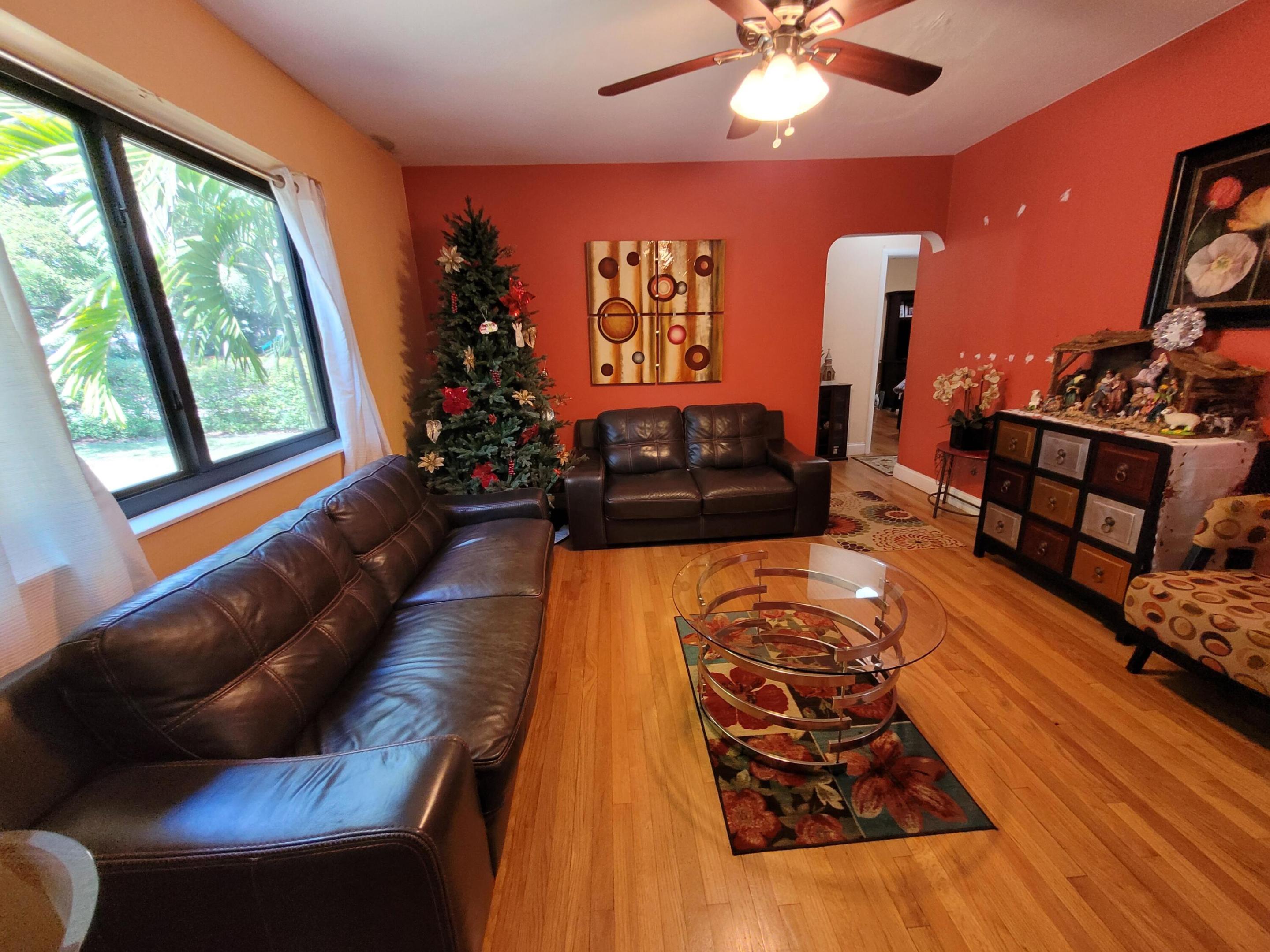 1060 NE 122nd, North Miami FL 33161