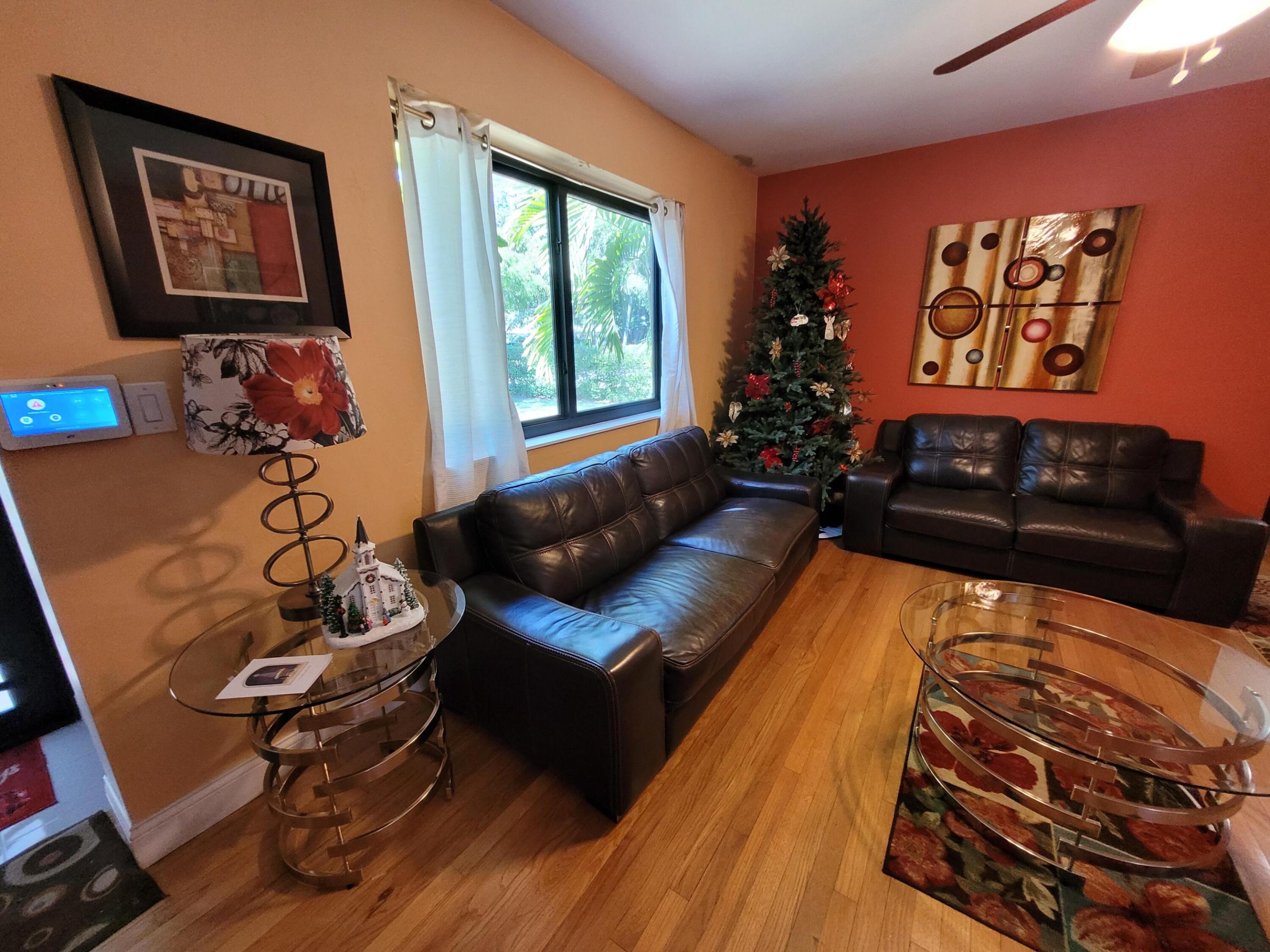 1060 NE 122nd, North Miami FL 33161