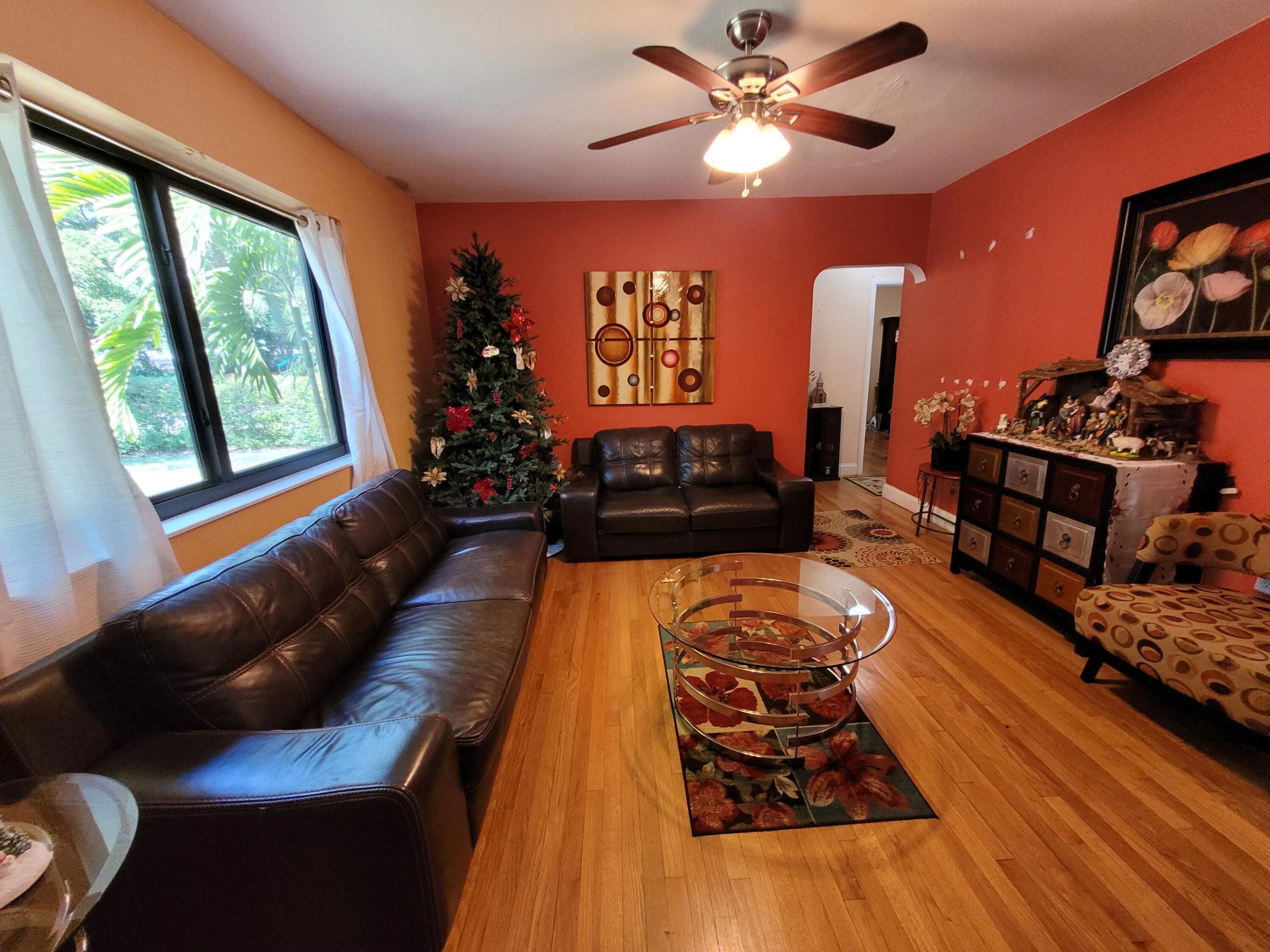 1060 NE 122nd, North Miami FL 33161