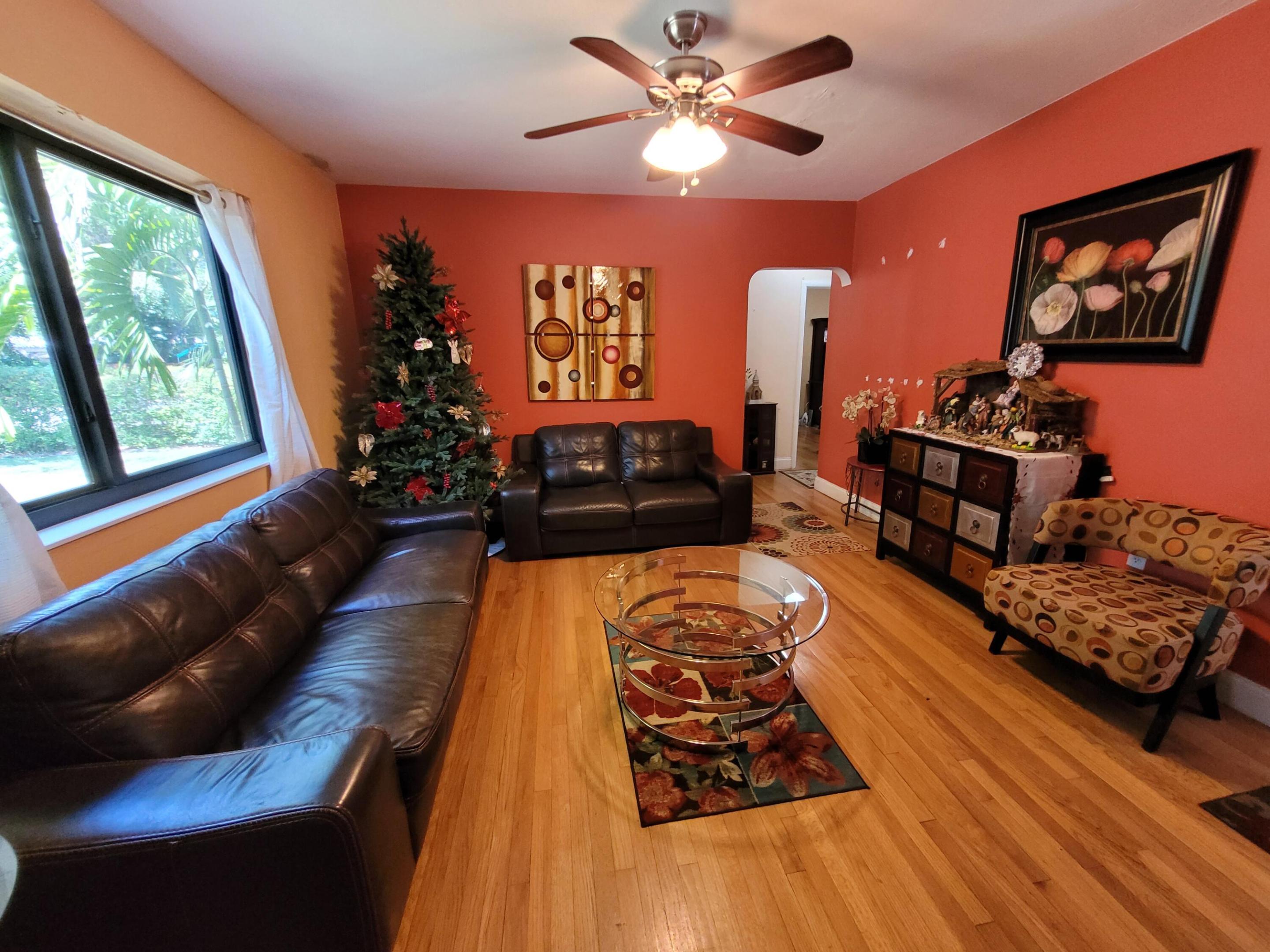 1060 NE 122nd, North Miami FL 33161