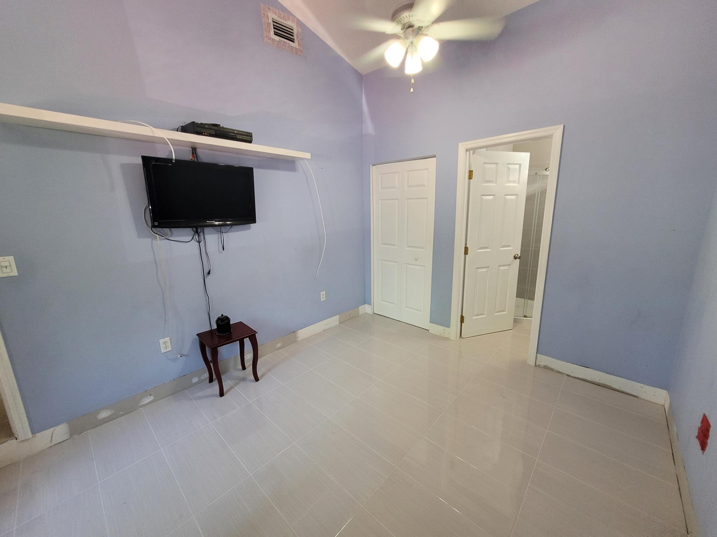 1060 NE 122nd, North Miami FL 33161