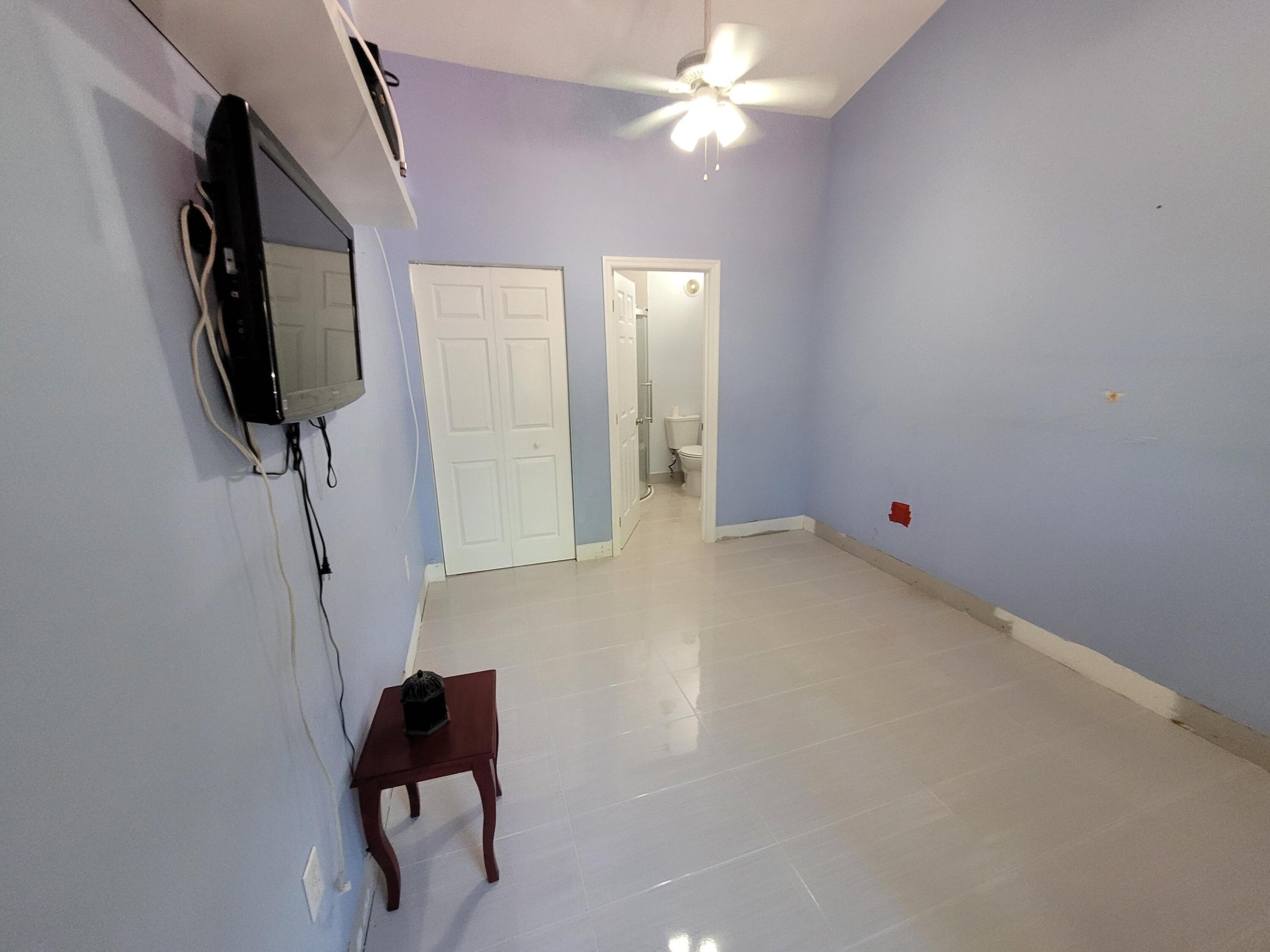 1060 NE 122nd, North Miami FL 33161