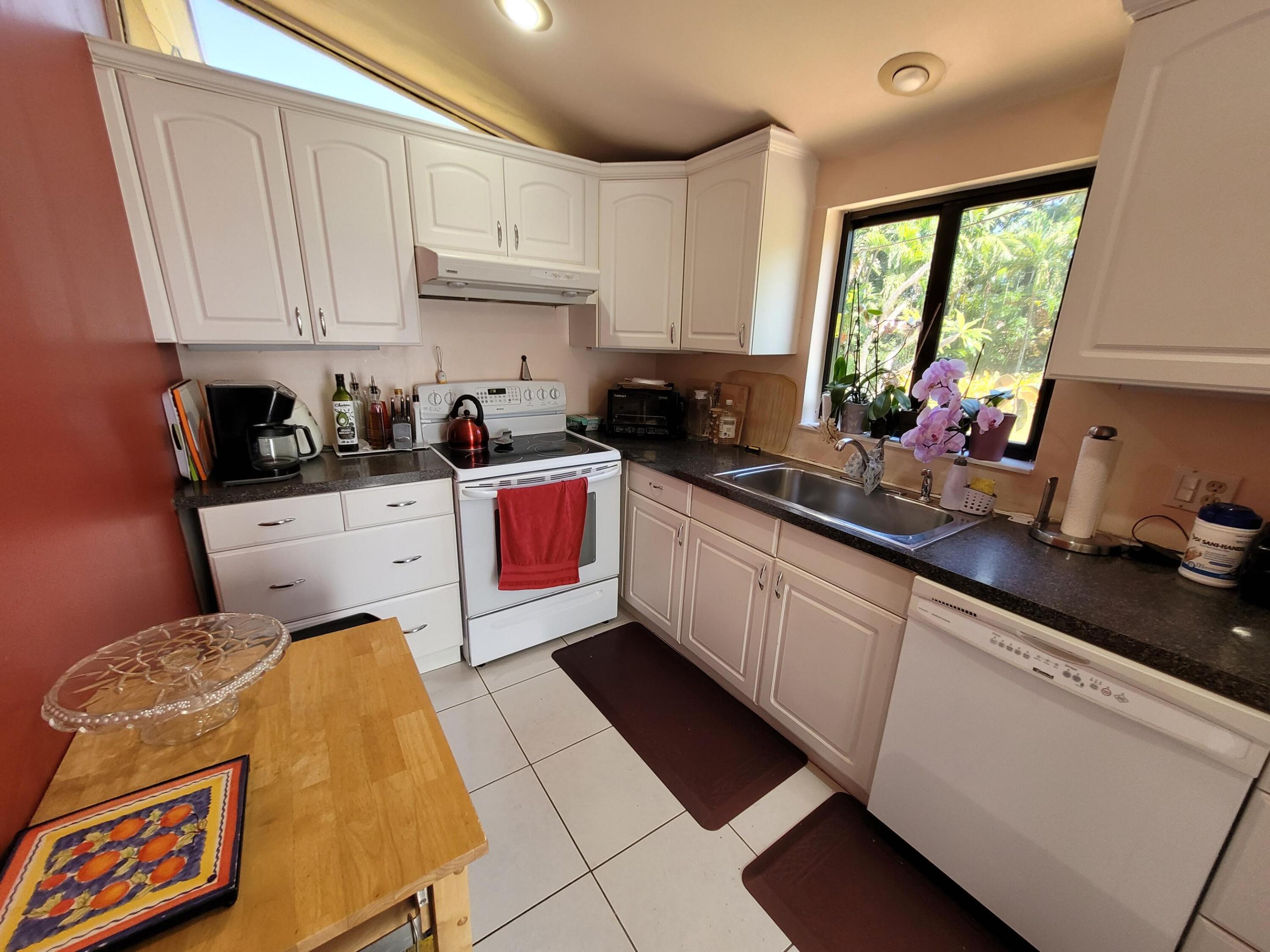 1060 NE 122nd, North Miami FL 33161