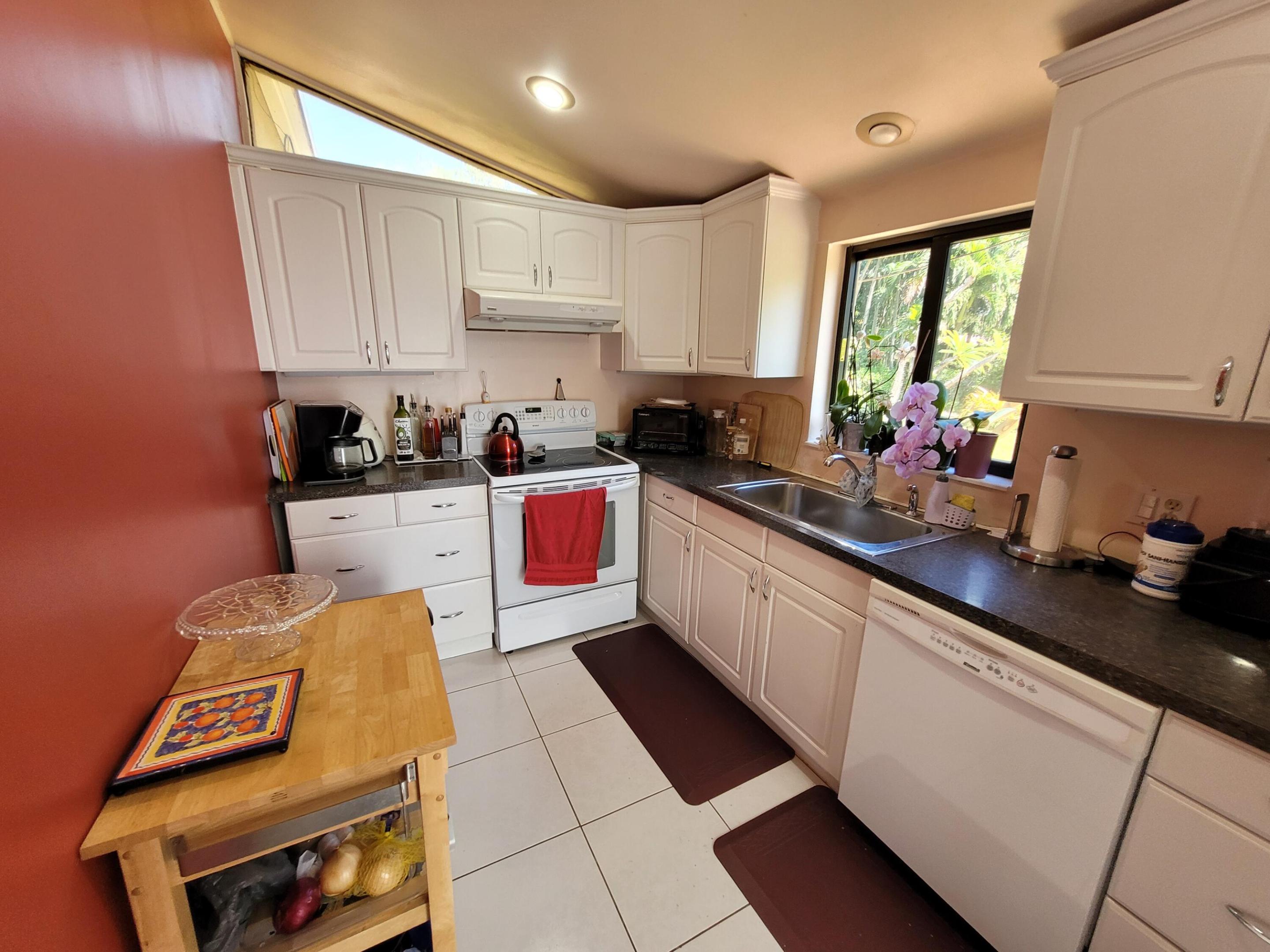 1060 NE 122nd, North Miami FL 33161