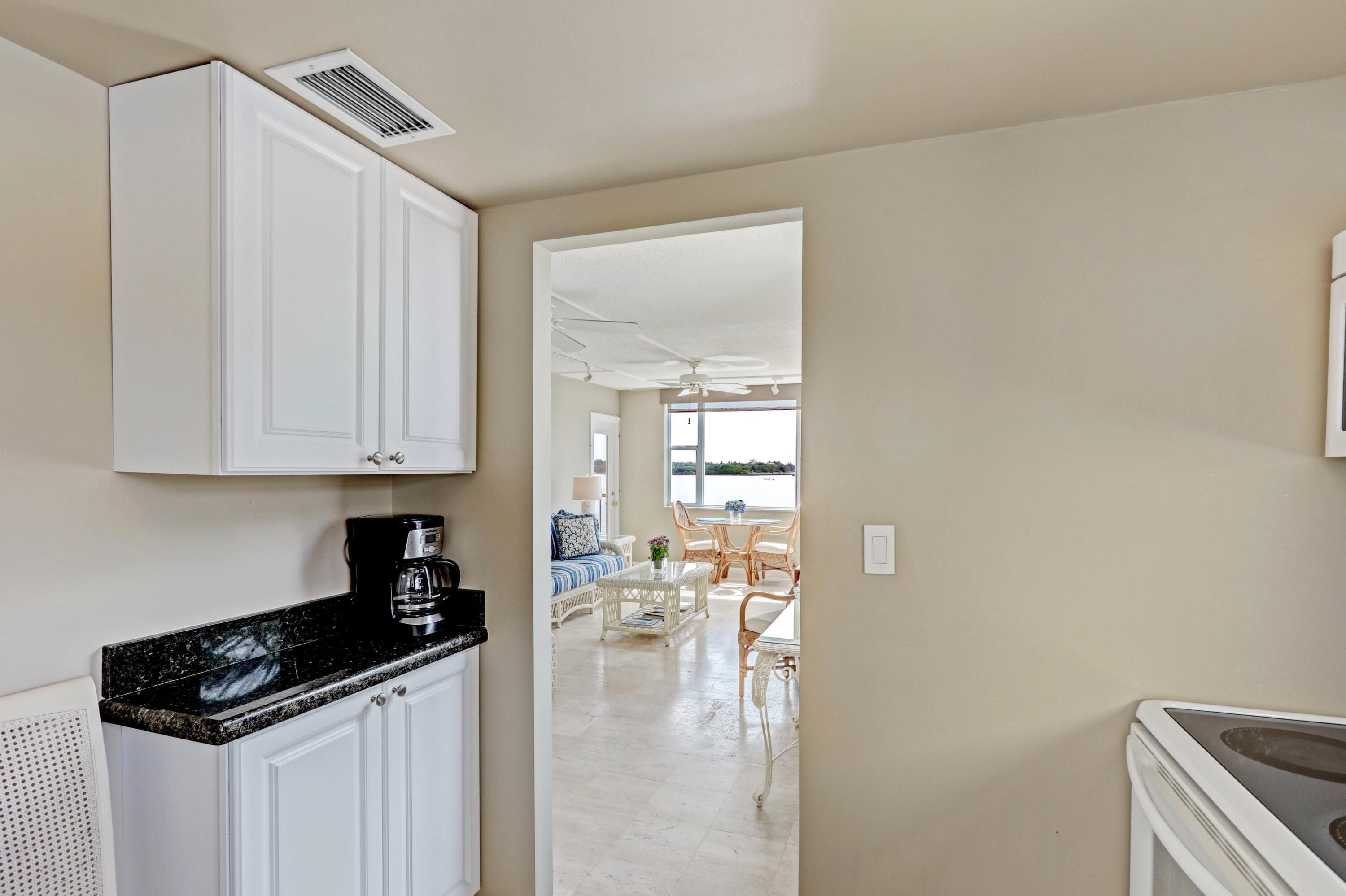 1820 New Palm #201, Boynton Beach FL 33435