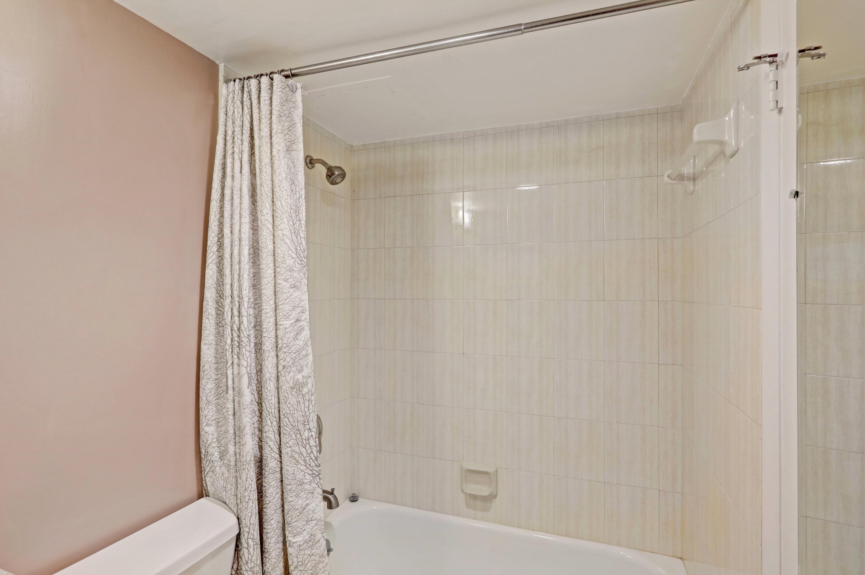1820 New Palm #201, Boynton Beach FL 33435