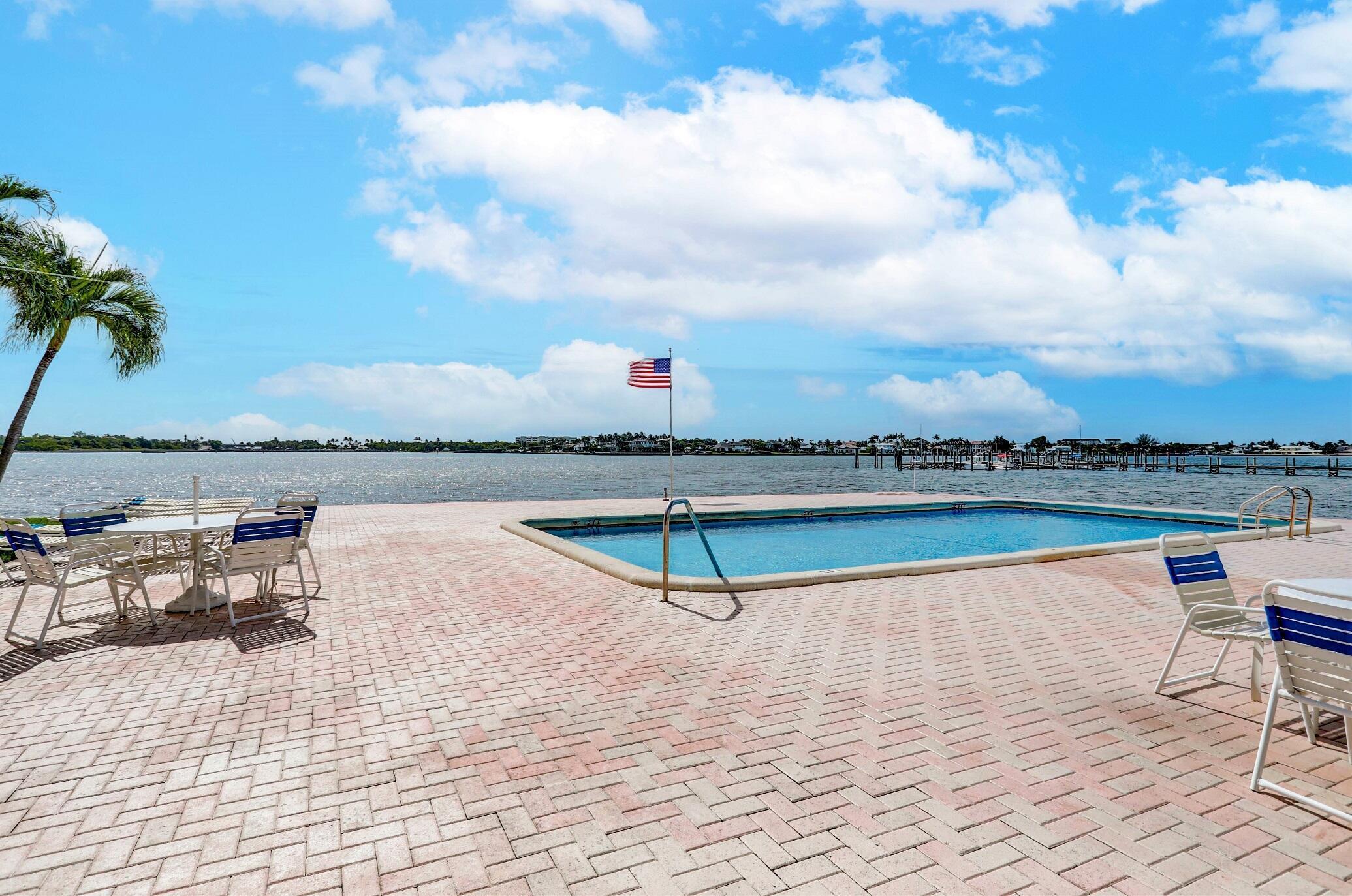 1820 New Palm #201, Boynton Beach FL 33435