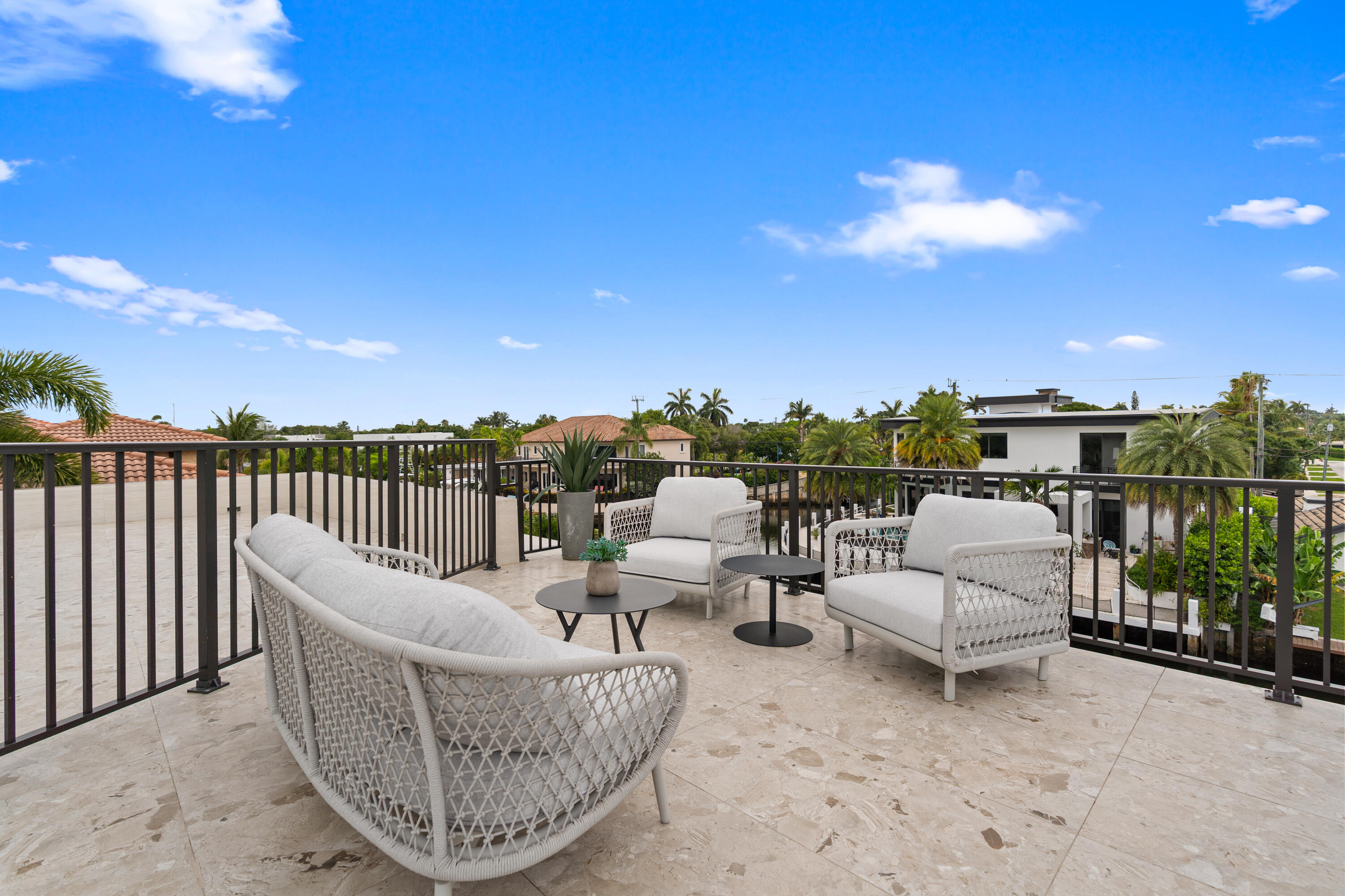 2441 NE 48th, Lighthouse Point FL 33064