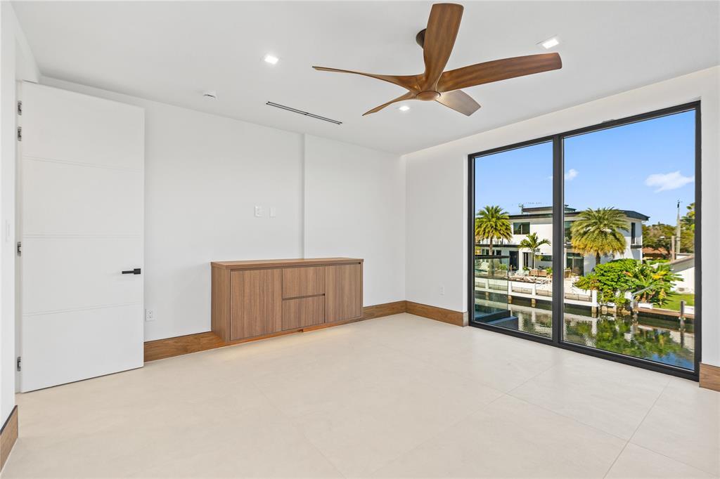 2441 NE 48th, Lighthouse Point FL 33064
