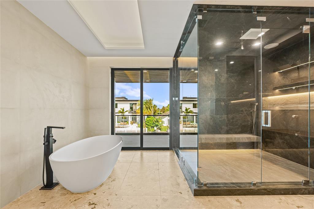 2441 NE 48th, Lighthouse Point FL 33064