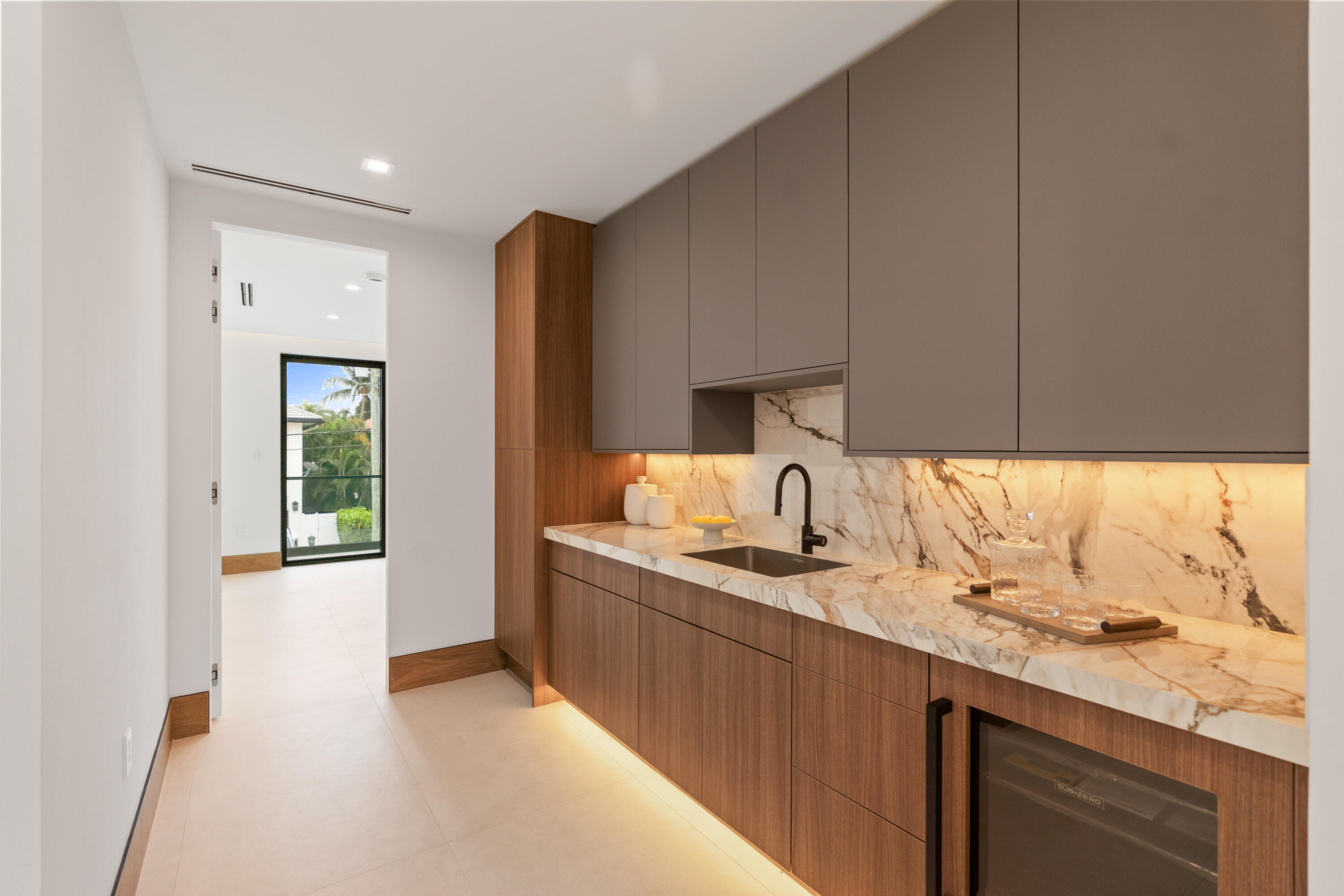2441 NE 48th, Lighthouse Point FL 33064