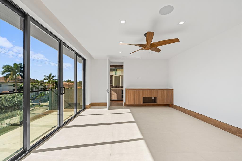 2441 NE 48th, Lighthouse Point FL 33064