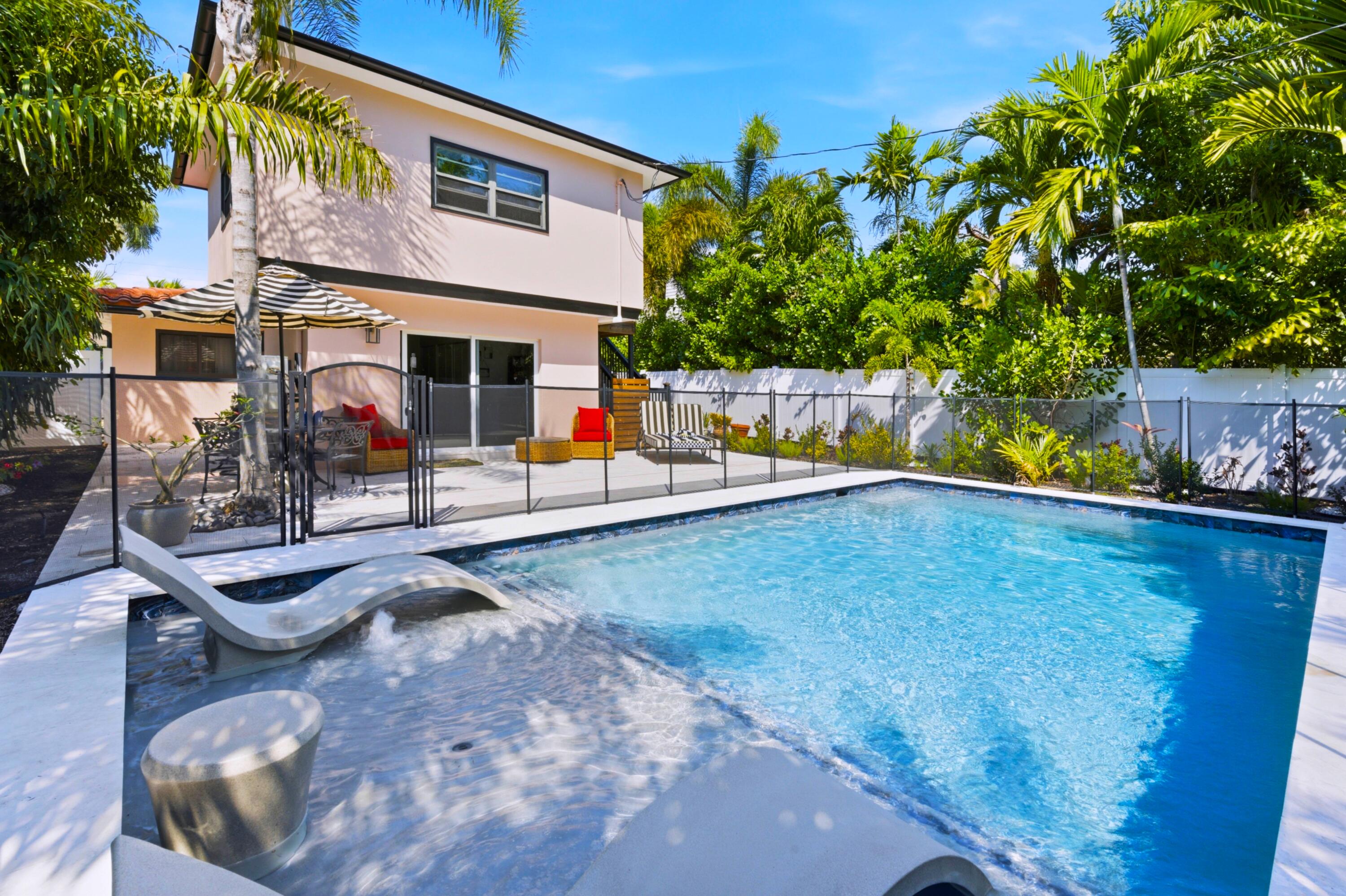 702 S Atlantic, Lantana FL 33462