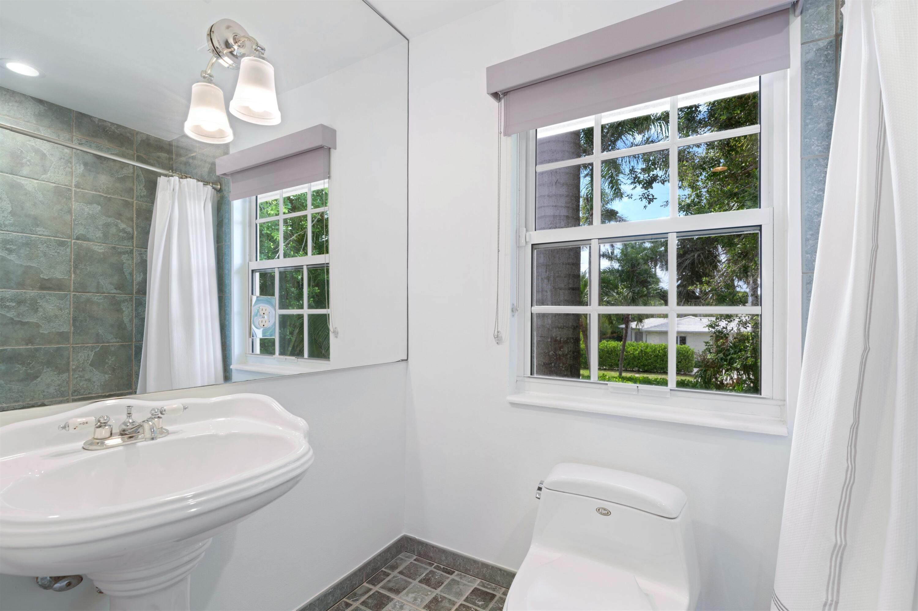 3304 N Flagler, West Palm Beach FL 33407