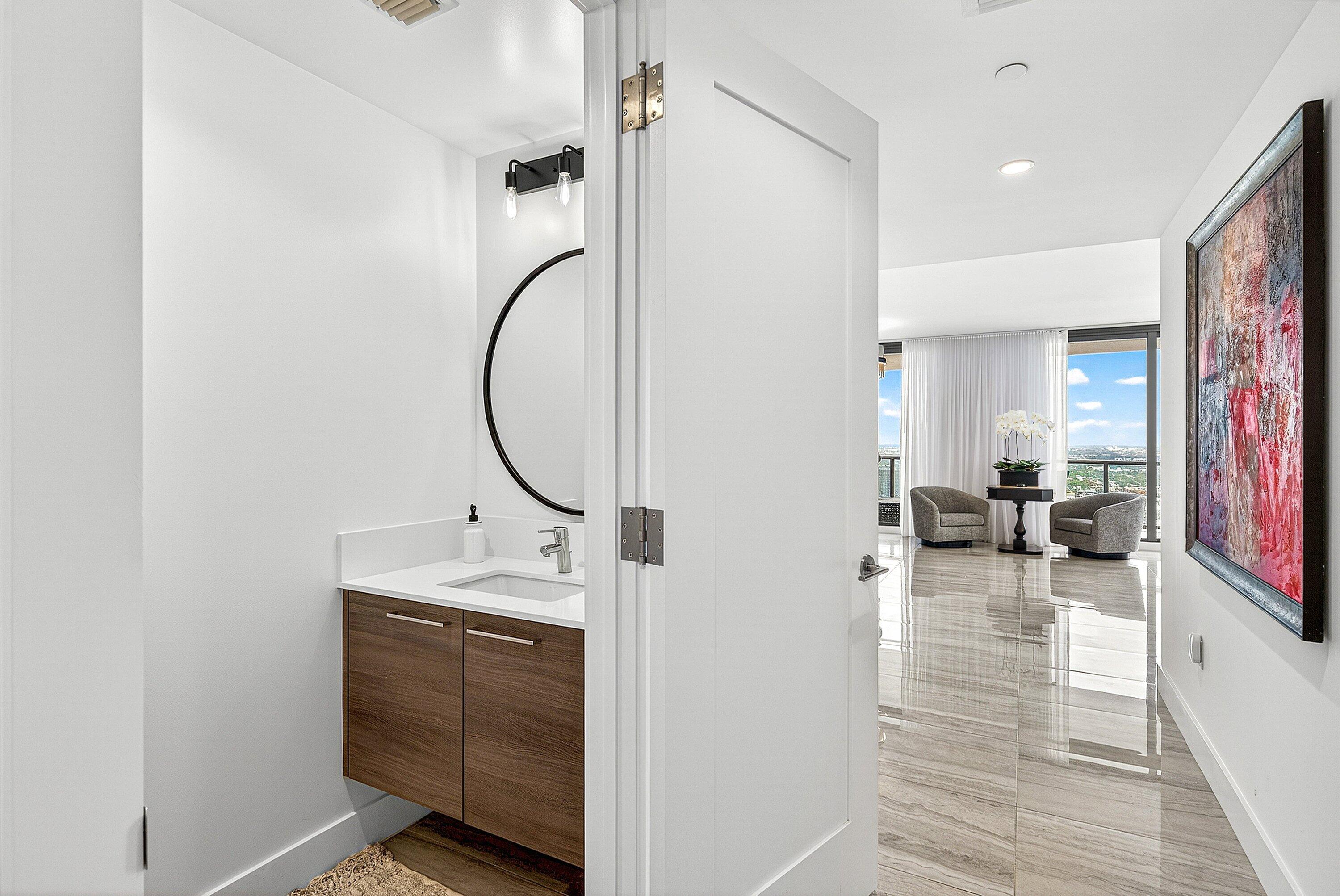 100 E Las Olas #4301, Fort Lauderdale FL 33301