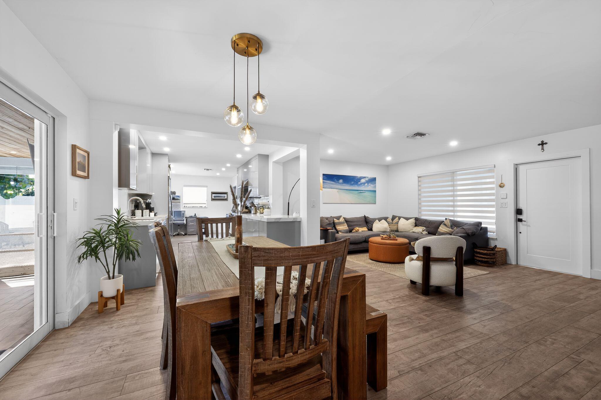 976 SW 11th, Boca Raton FL 33486