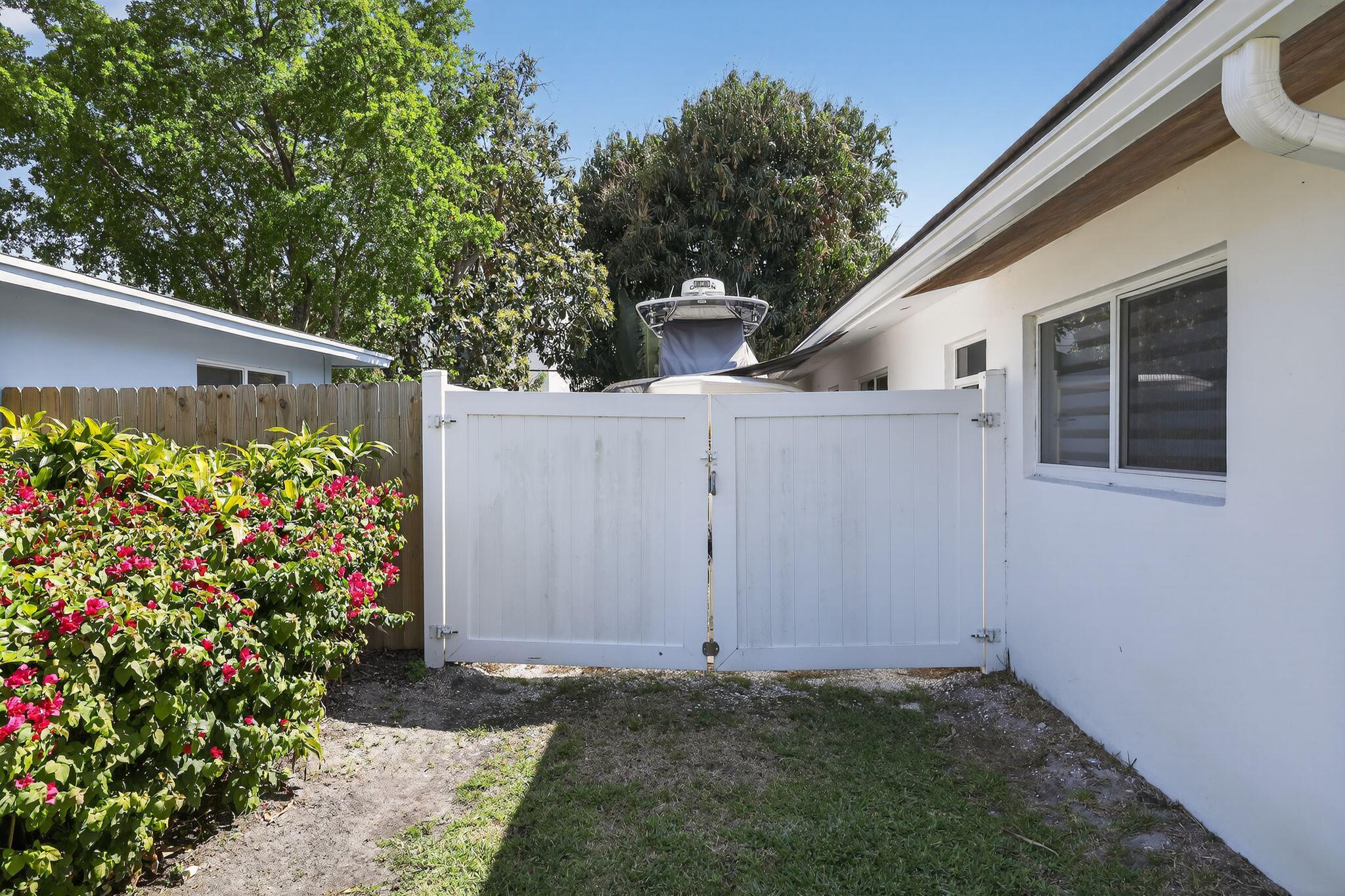 976 SW 11th, Boca Raton FL 33486