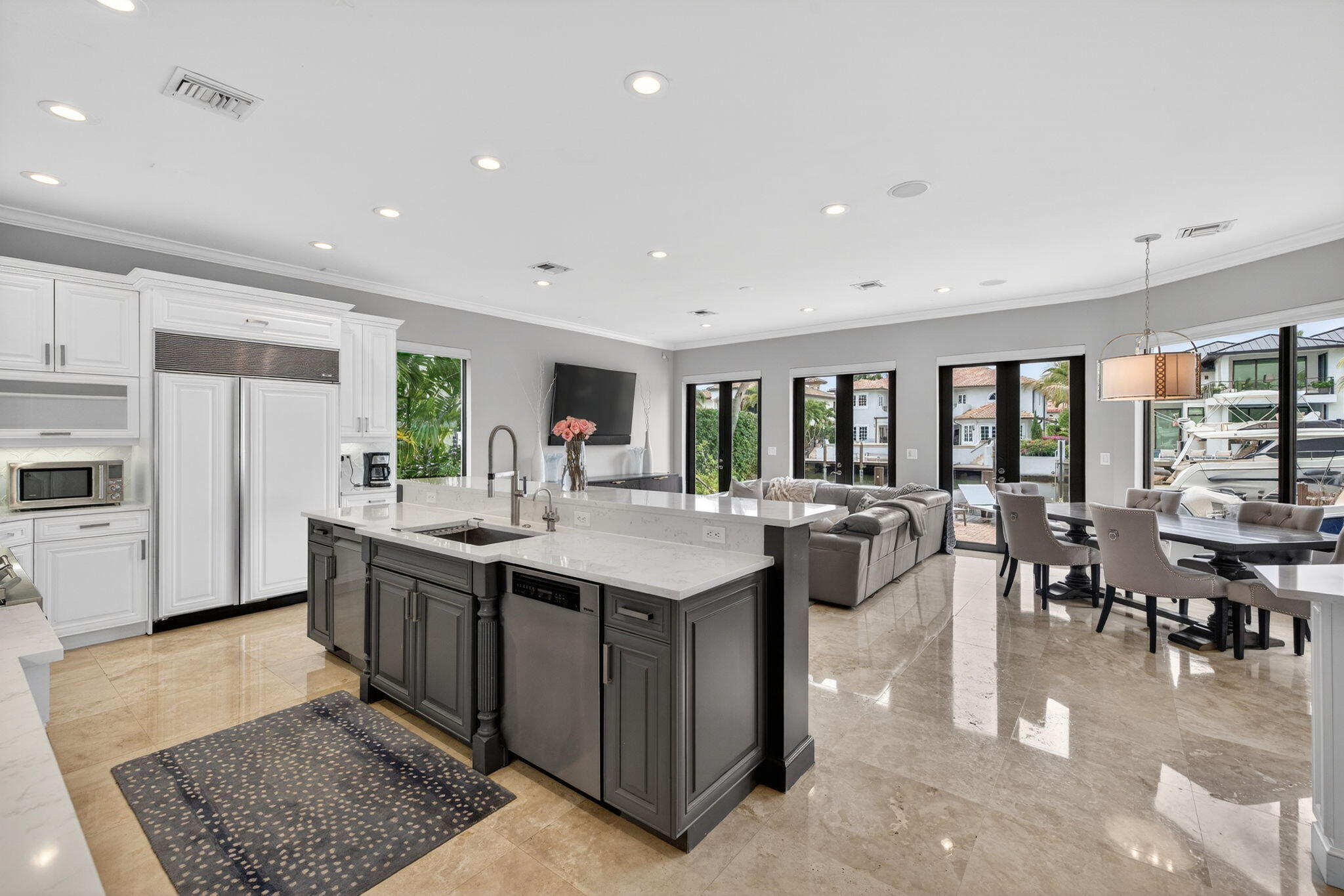 2406 Barcelona, Fort Lauderdale FL 33301