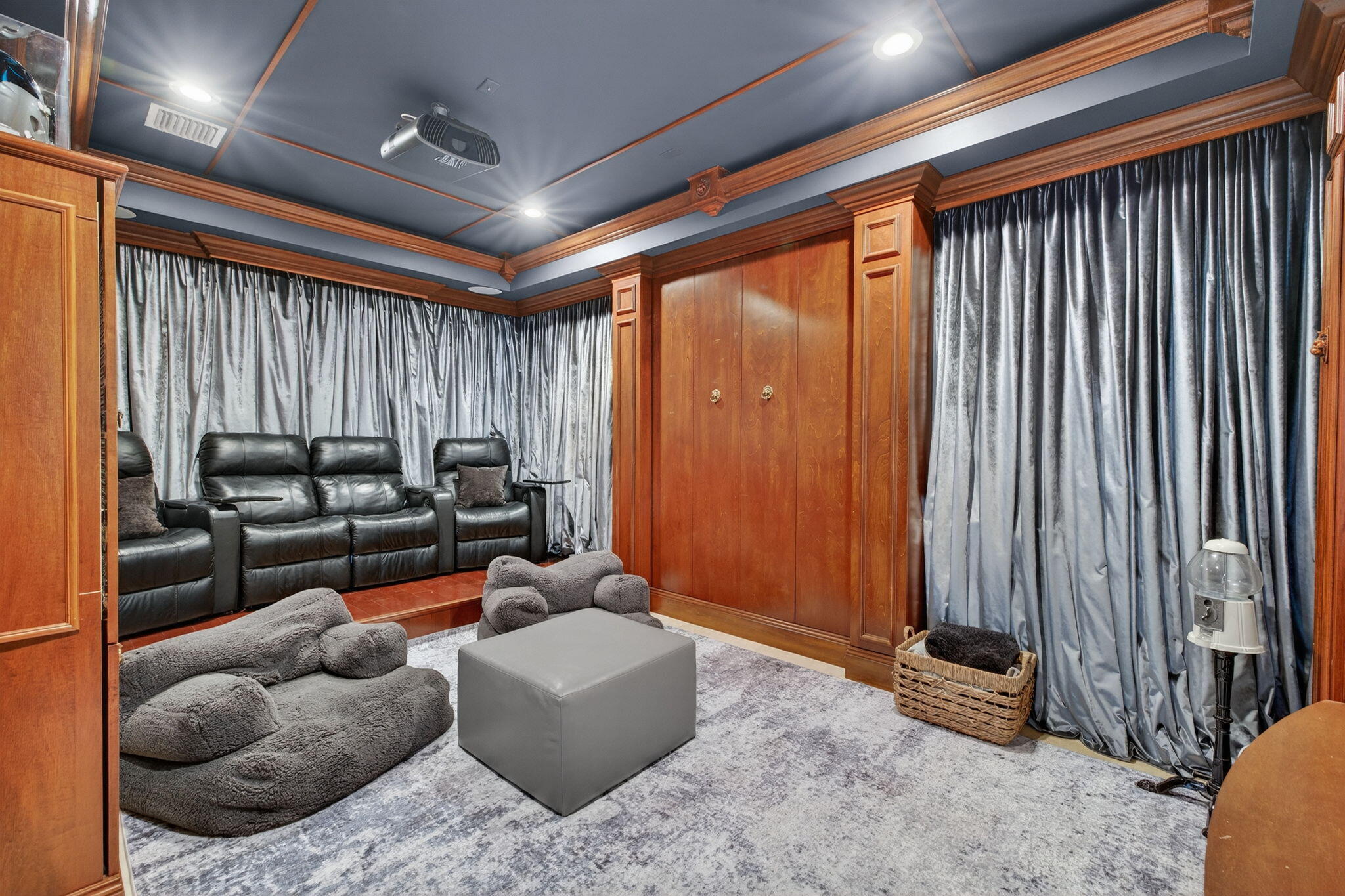 2406 Barcelona, Fort Lauderdale FL 33301