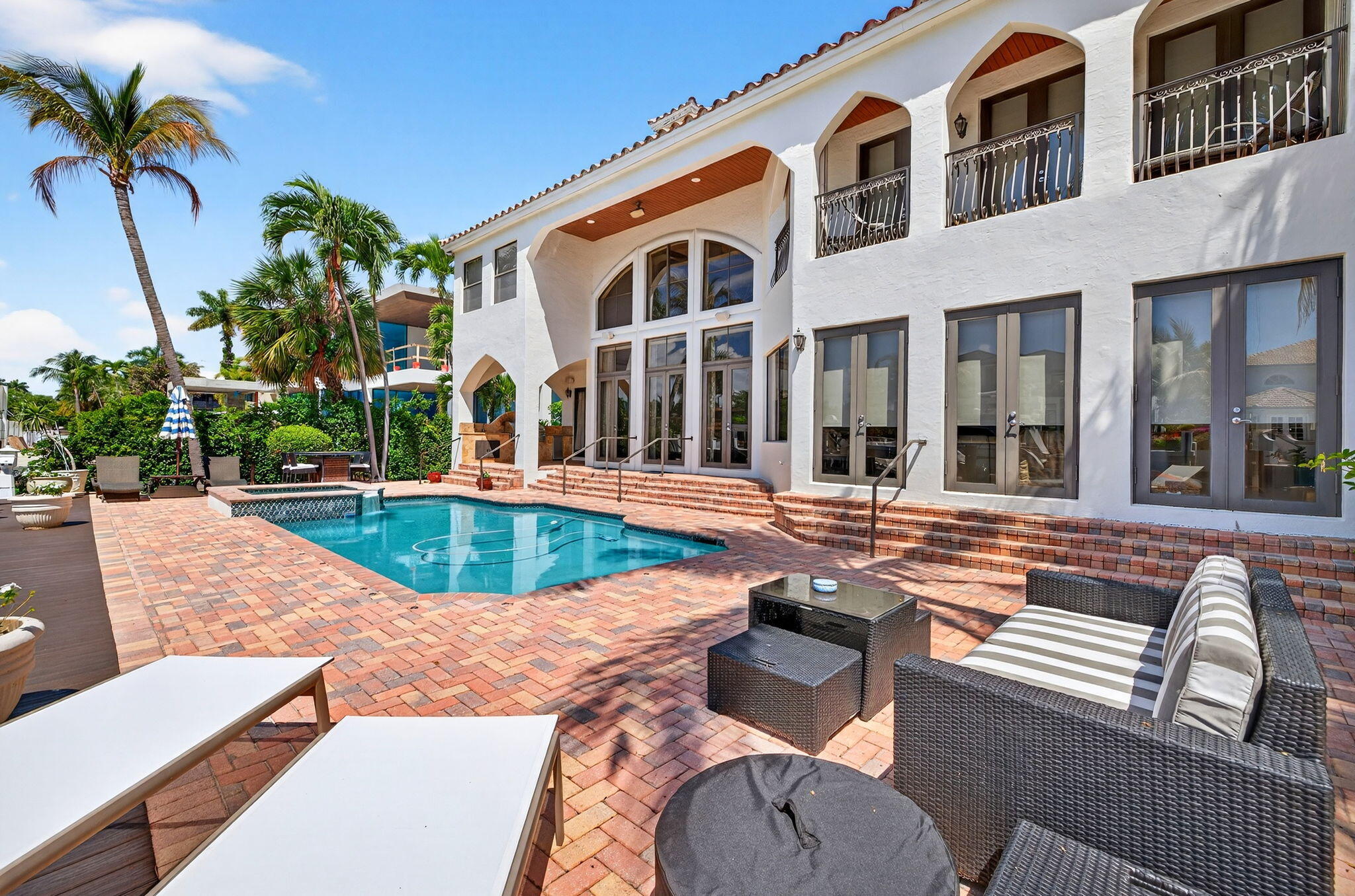 2406 Barcelona, Fort Lauderdale FL 33301
