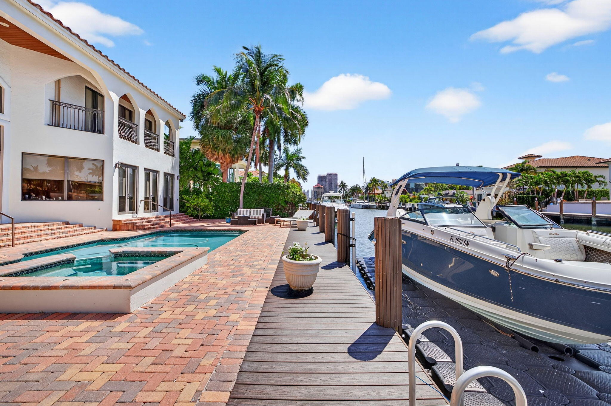 2406 Barcelona, Fort Lauderdale FL 33301