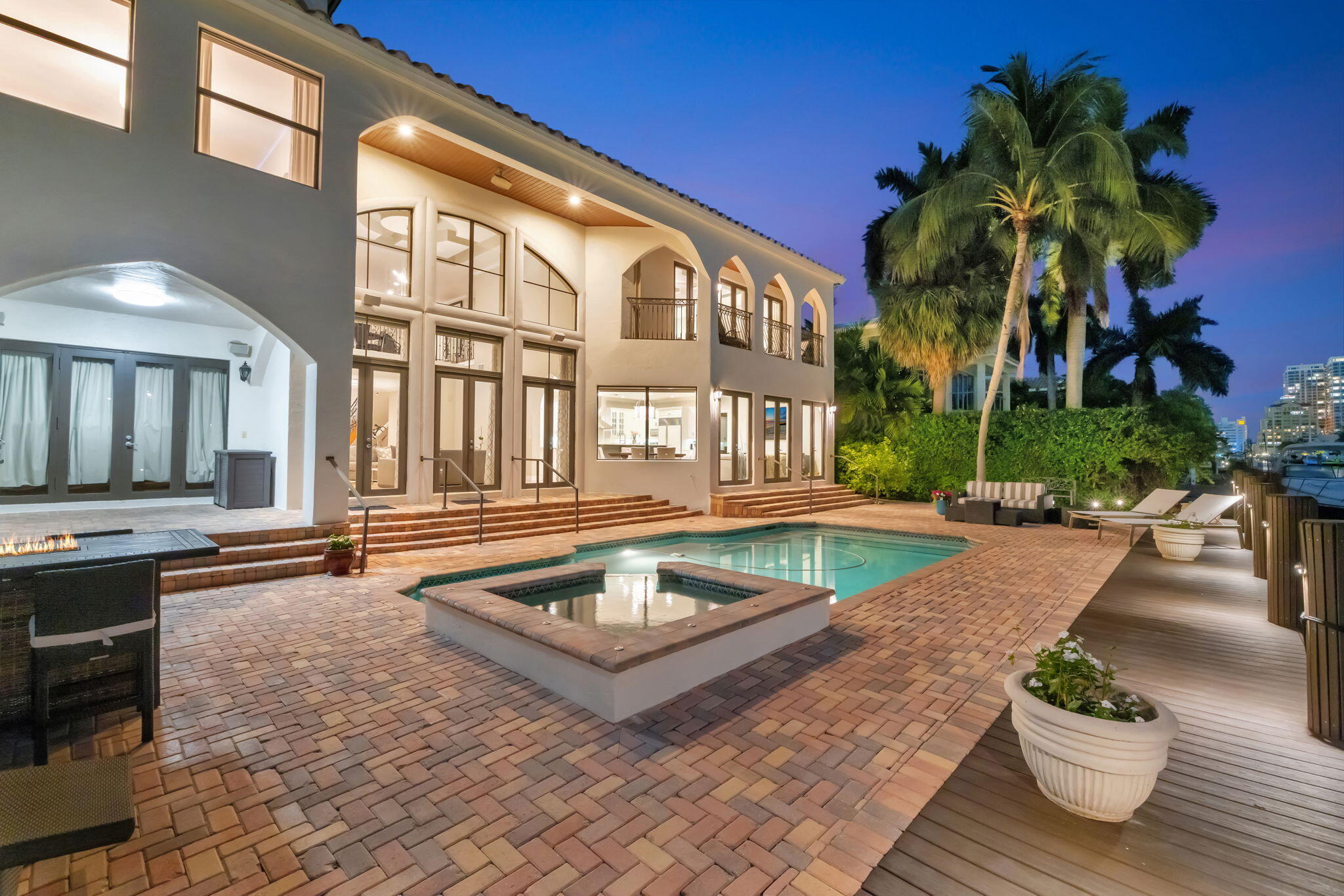 2406 Barcelona, Fort Lauderdale FL 33301