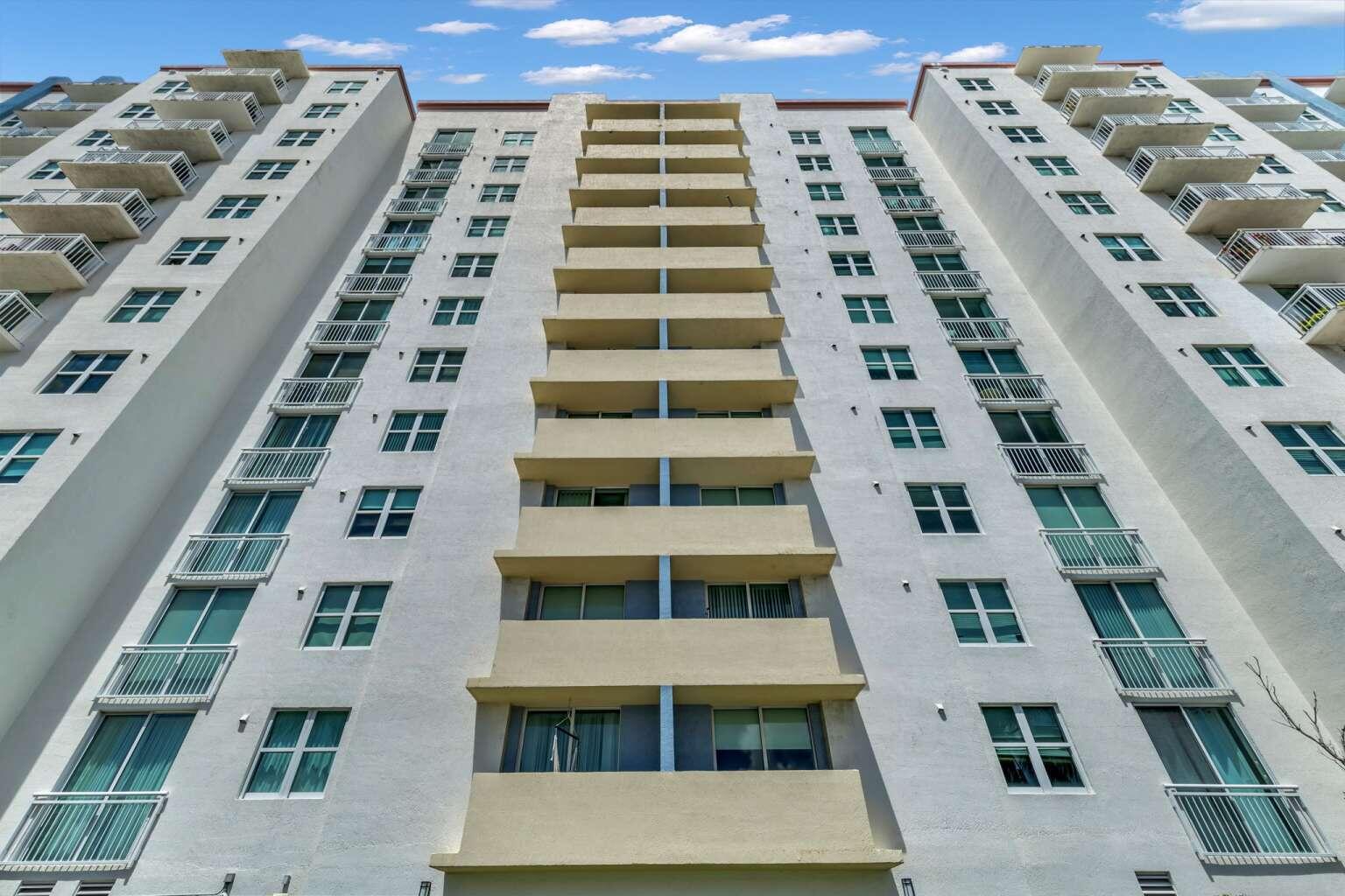 3000 Coral #507, Miami FL 33145