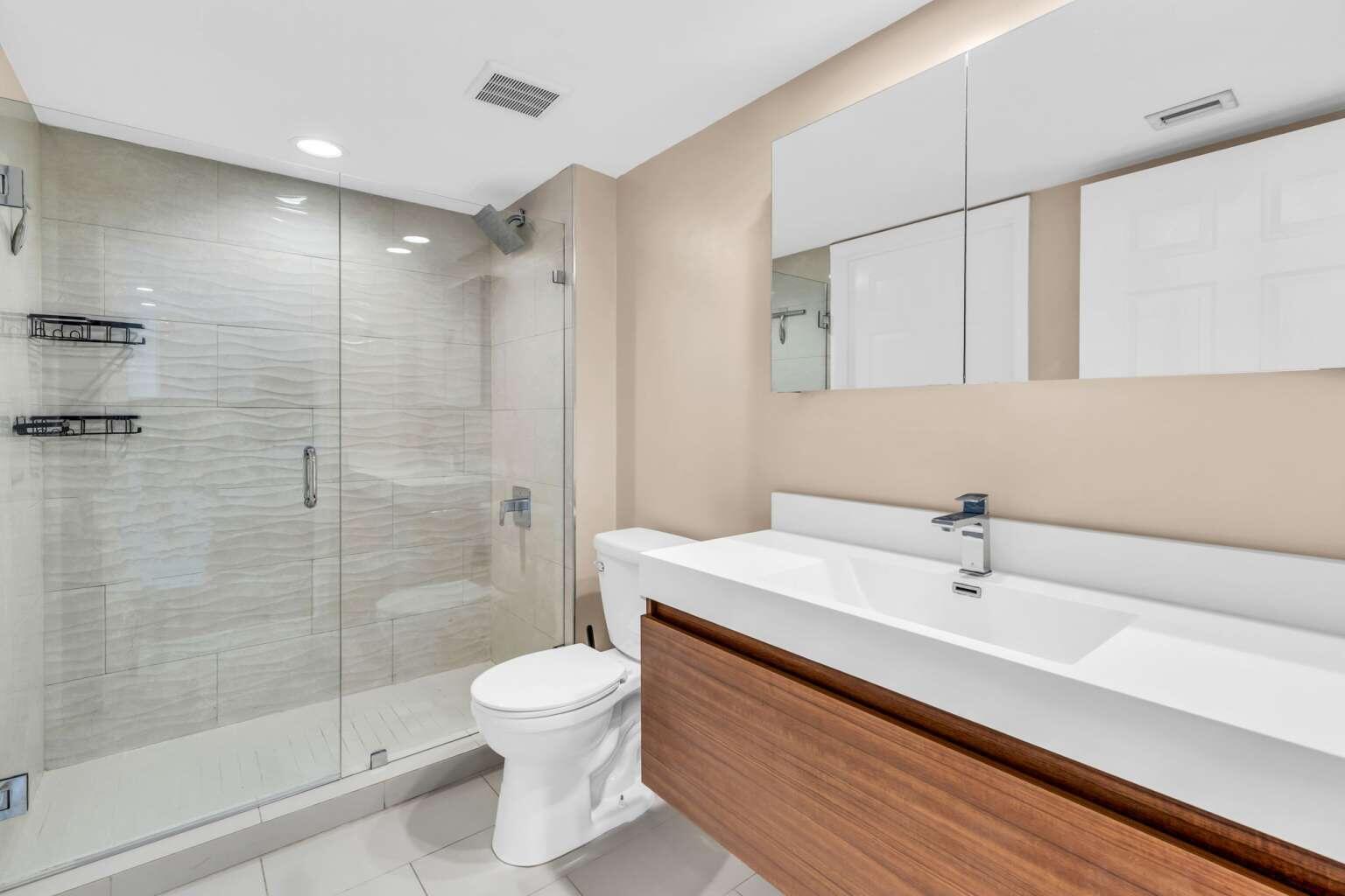 3000 Coral #507, Miami FL 33145