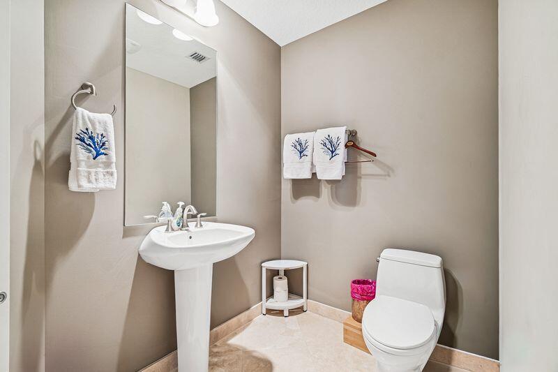 701 S Olive #1706, West Palm Beach FL 33401