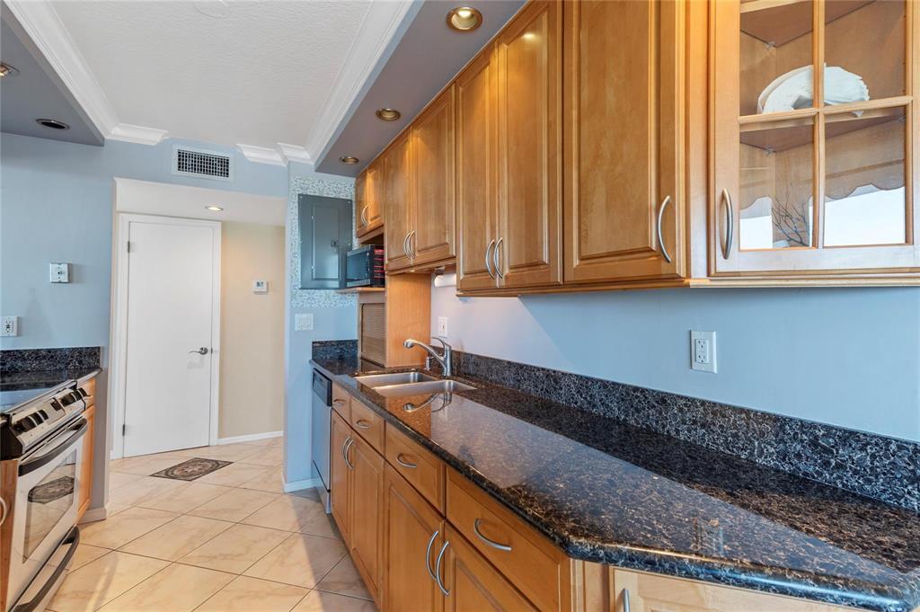 2881 NE 33rd #Ph A, Fort Lauderdale FL 33306