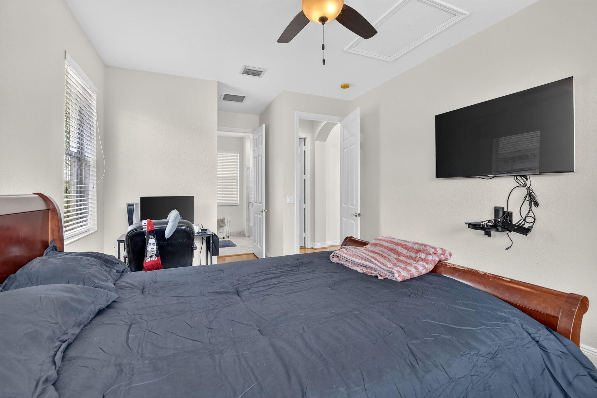13382 Lakepointe, Cooper City FL 33330