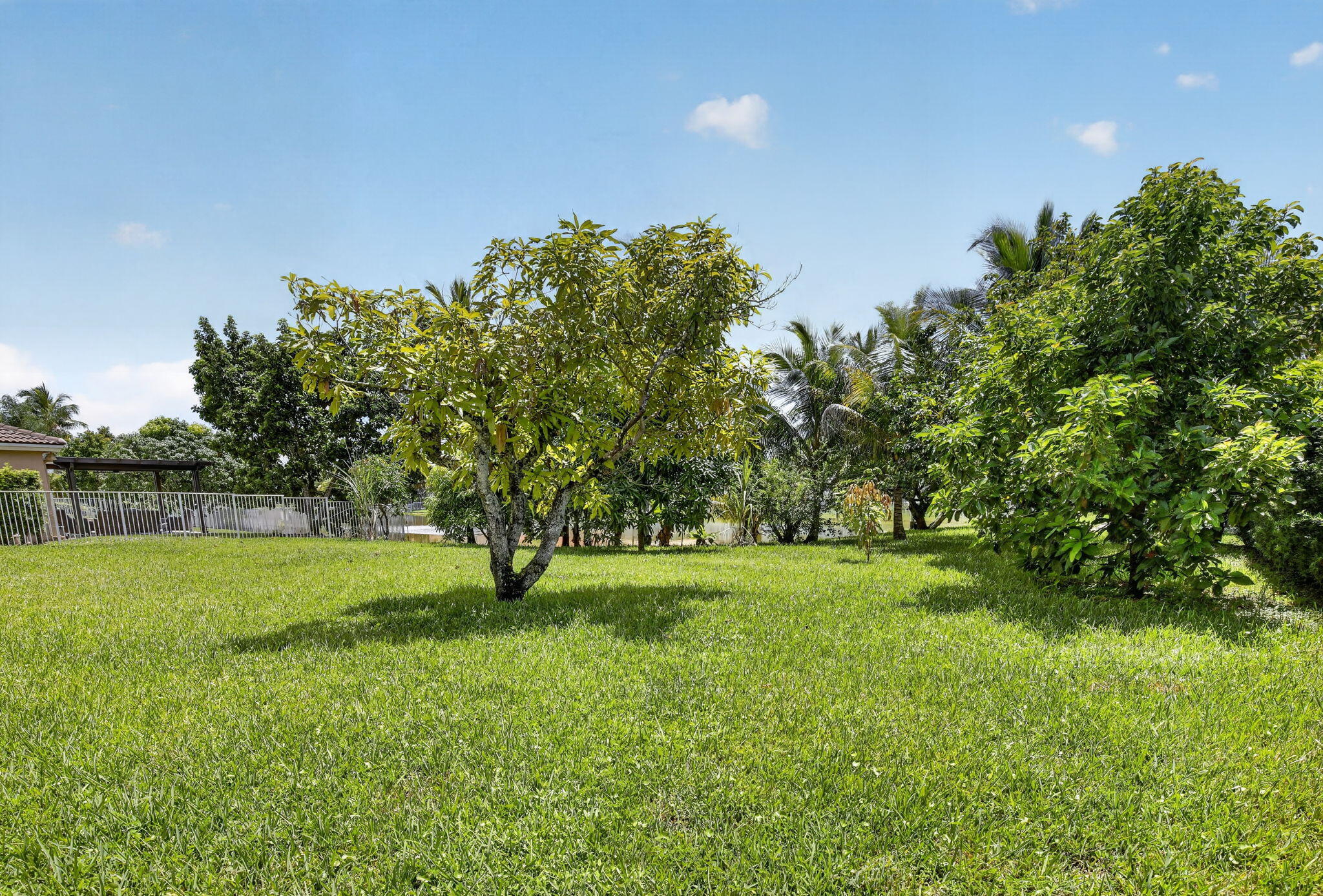 13382 Lakepointe, Cooper City FL 33330