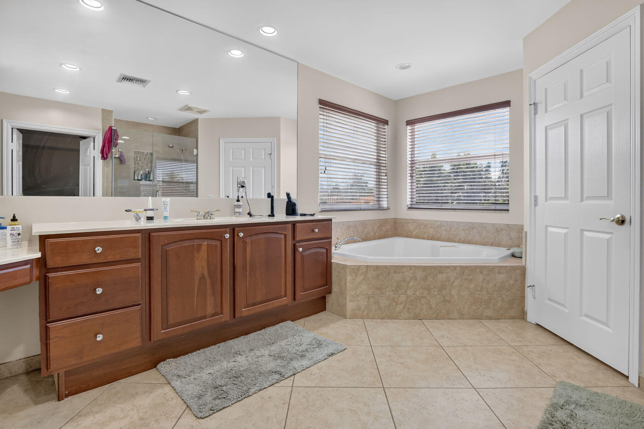 13382 Lakepointe, Cooper City FL 33330