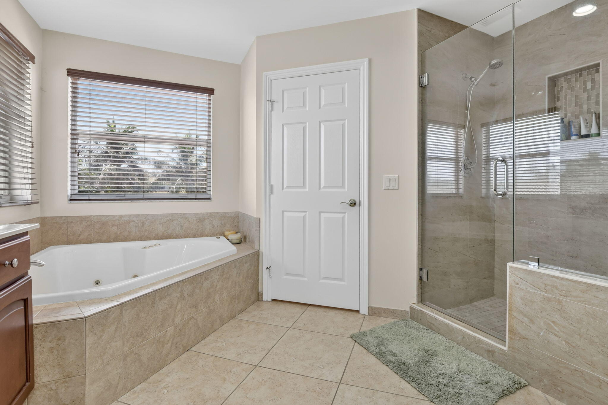 13382 Lakepointe, Cooper City FL 33330